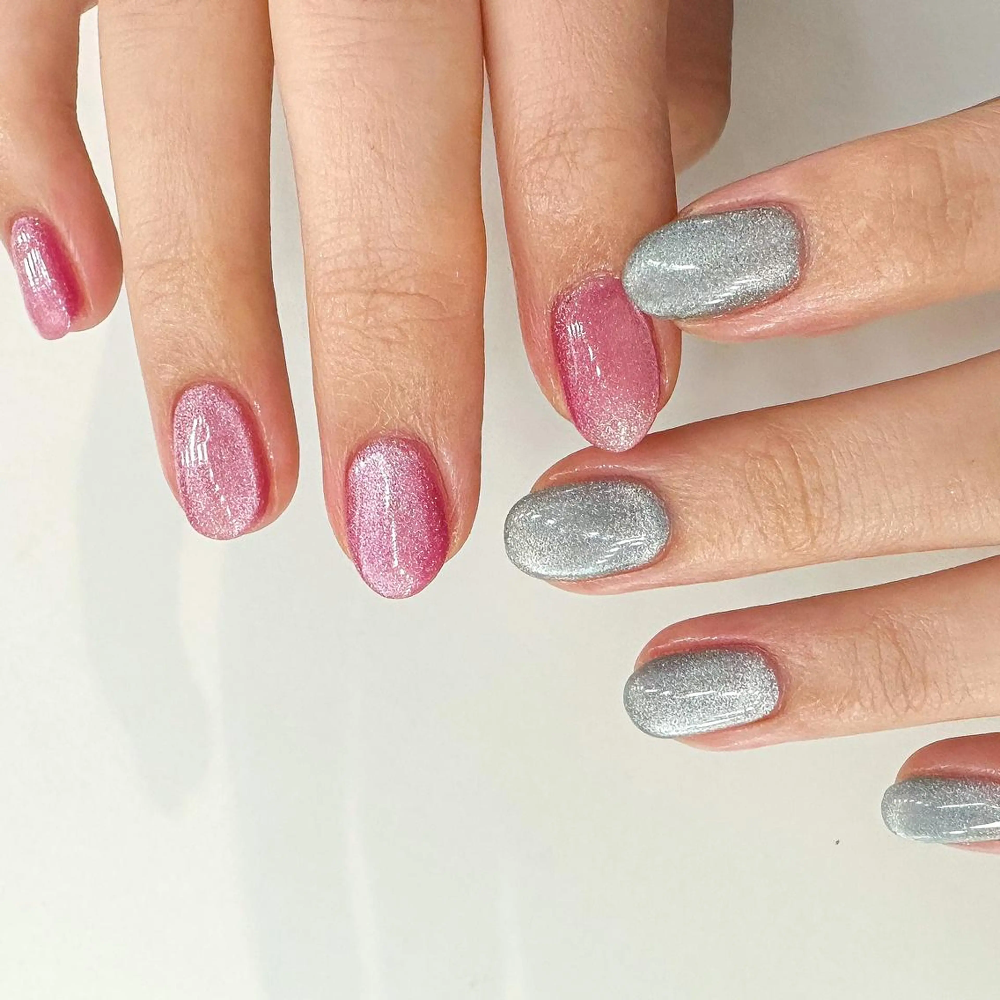 ネイル マグネットネイル ピンク シルバー mew mew kotomiのネイルデザイン