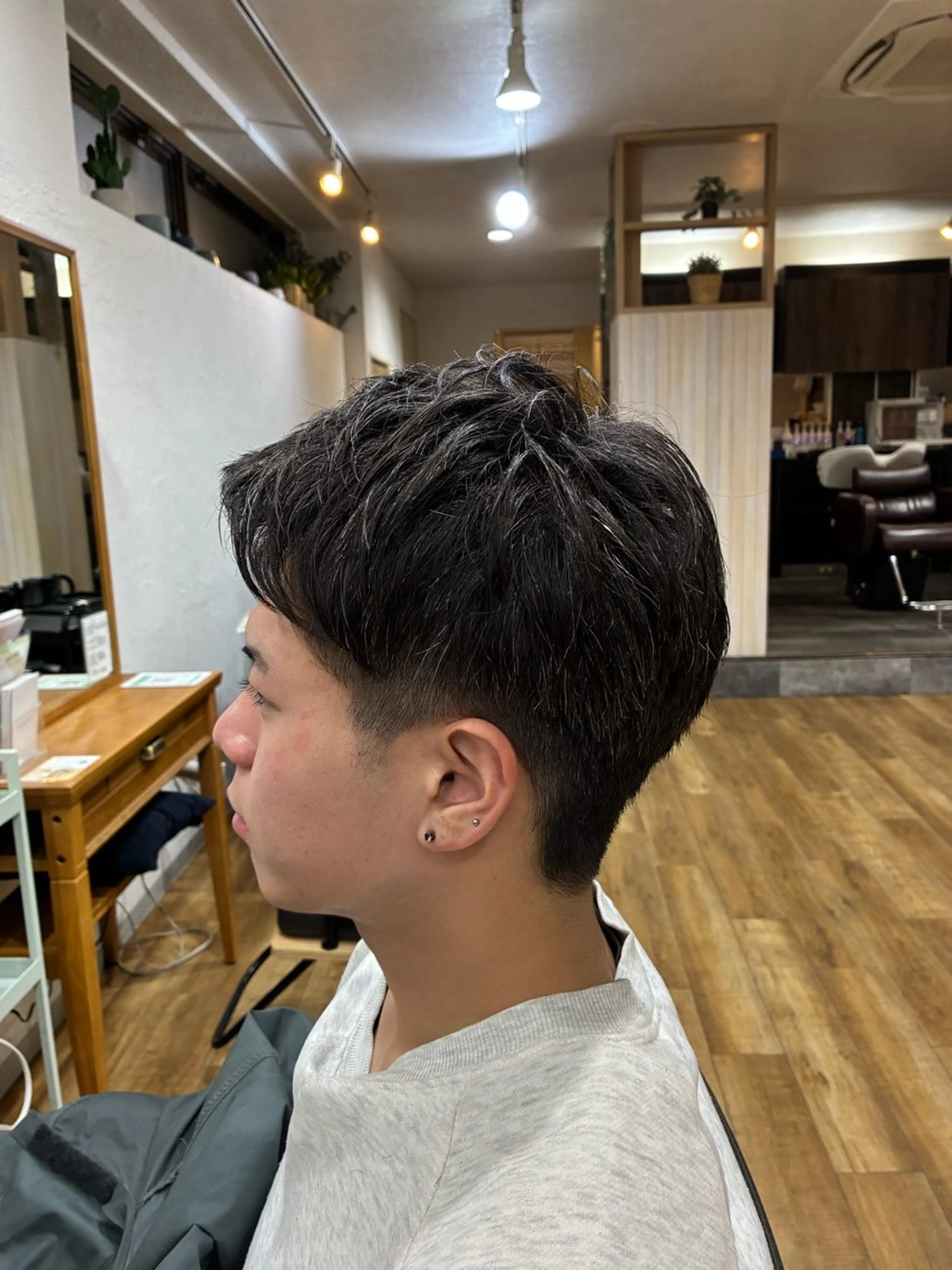 メンズ ツーブロック 刈り上げ 安島(あじま) 慎(まこと)のヘアスタイル