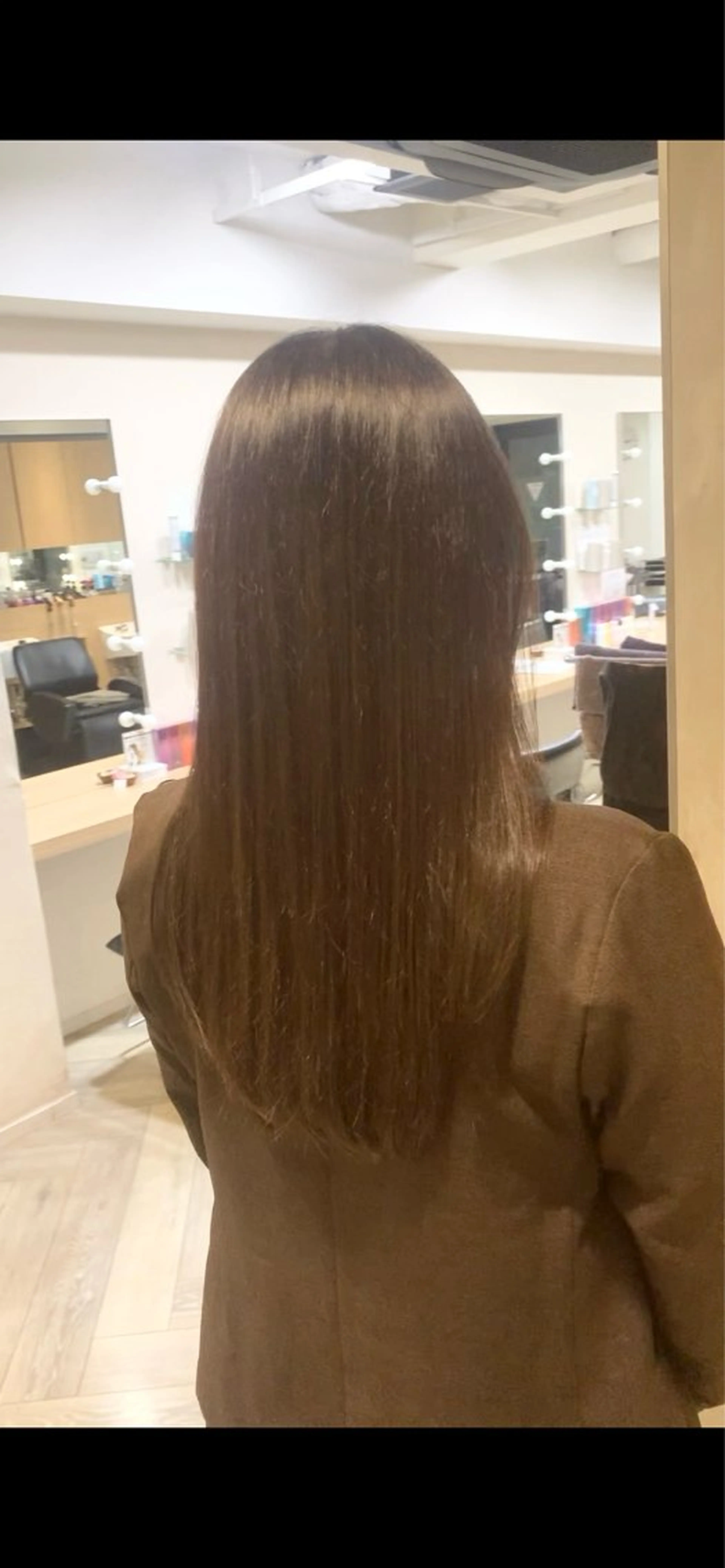 セミロング 伊藤 鳳雅のヘアスタイル
