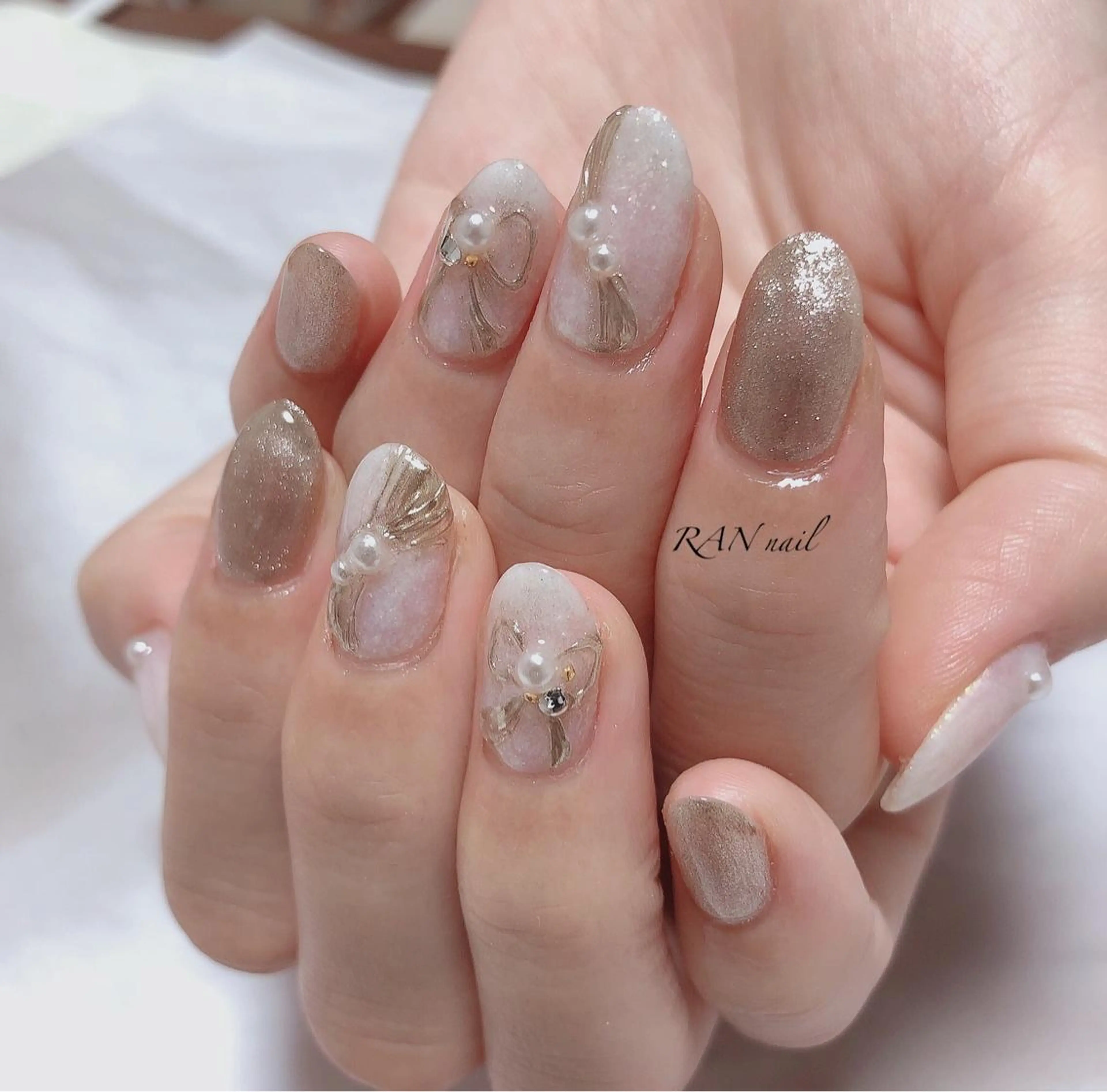 ネイル 成人式 フットネイル ゴールド ミラーネイル オフィスネイル ハンドネイル フットネイル RAN nailのネイルデザイン