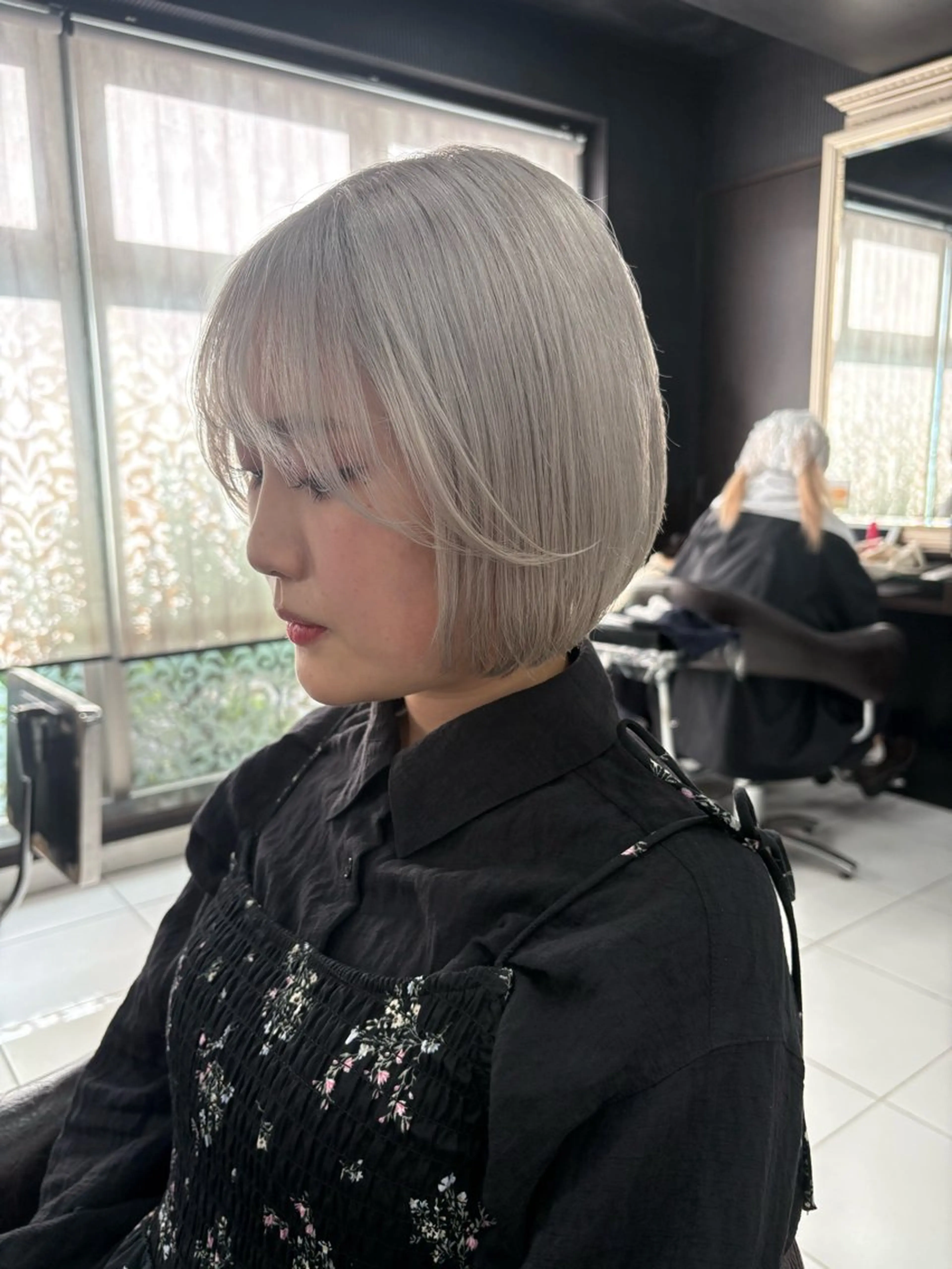 ショート カラー ホワイト系はお任せ /ブリーチ/店長岩崎のヘアスタイル