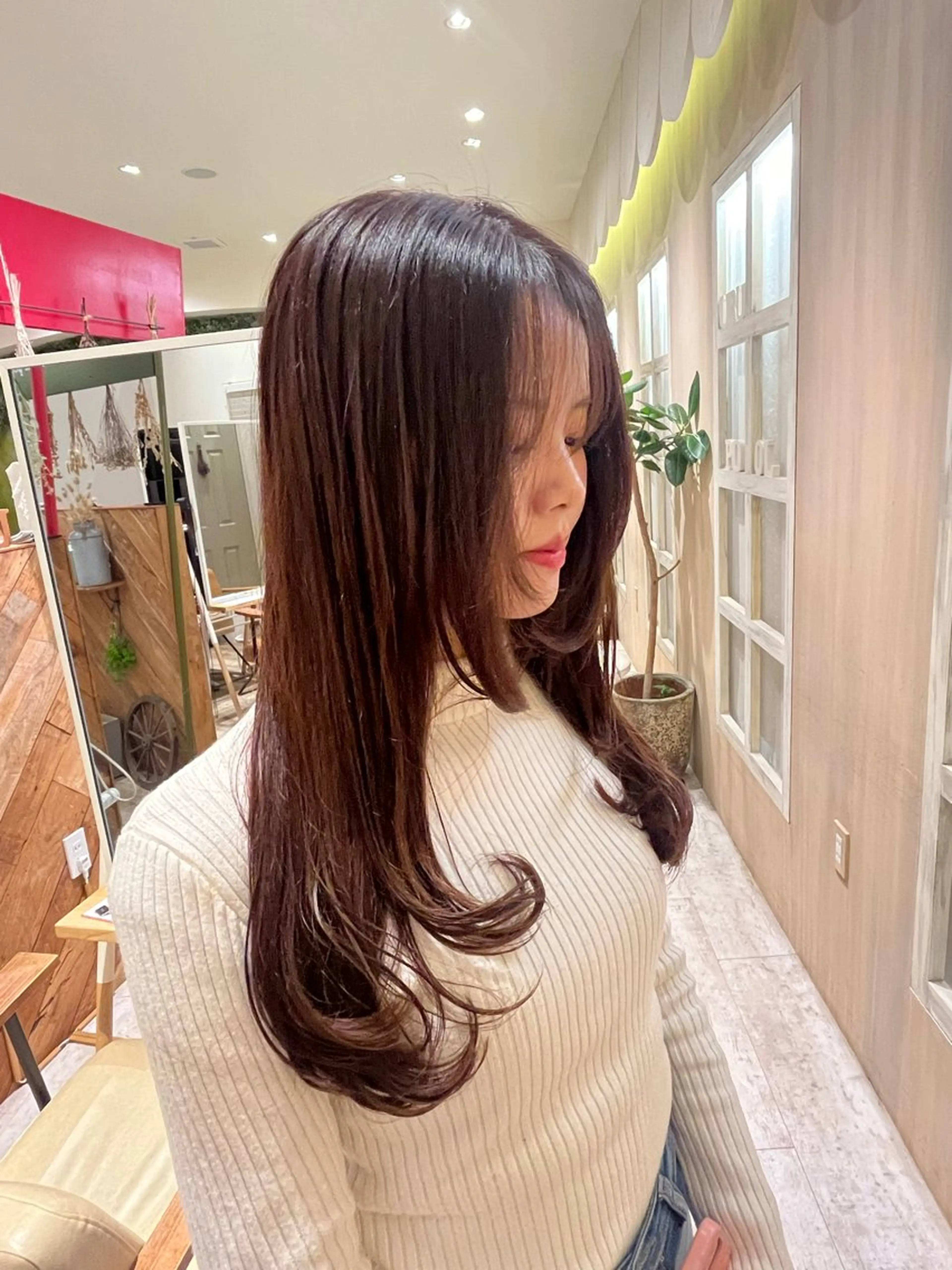 ロング カラー ブリーチ ブラウンカラー ヘアカラー トリートメント まつ毛パーマとカラー 二刀流🥰岩崎夏実のヘアスタイル