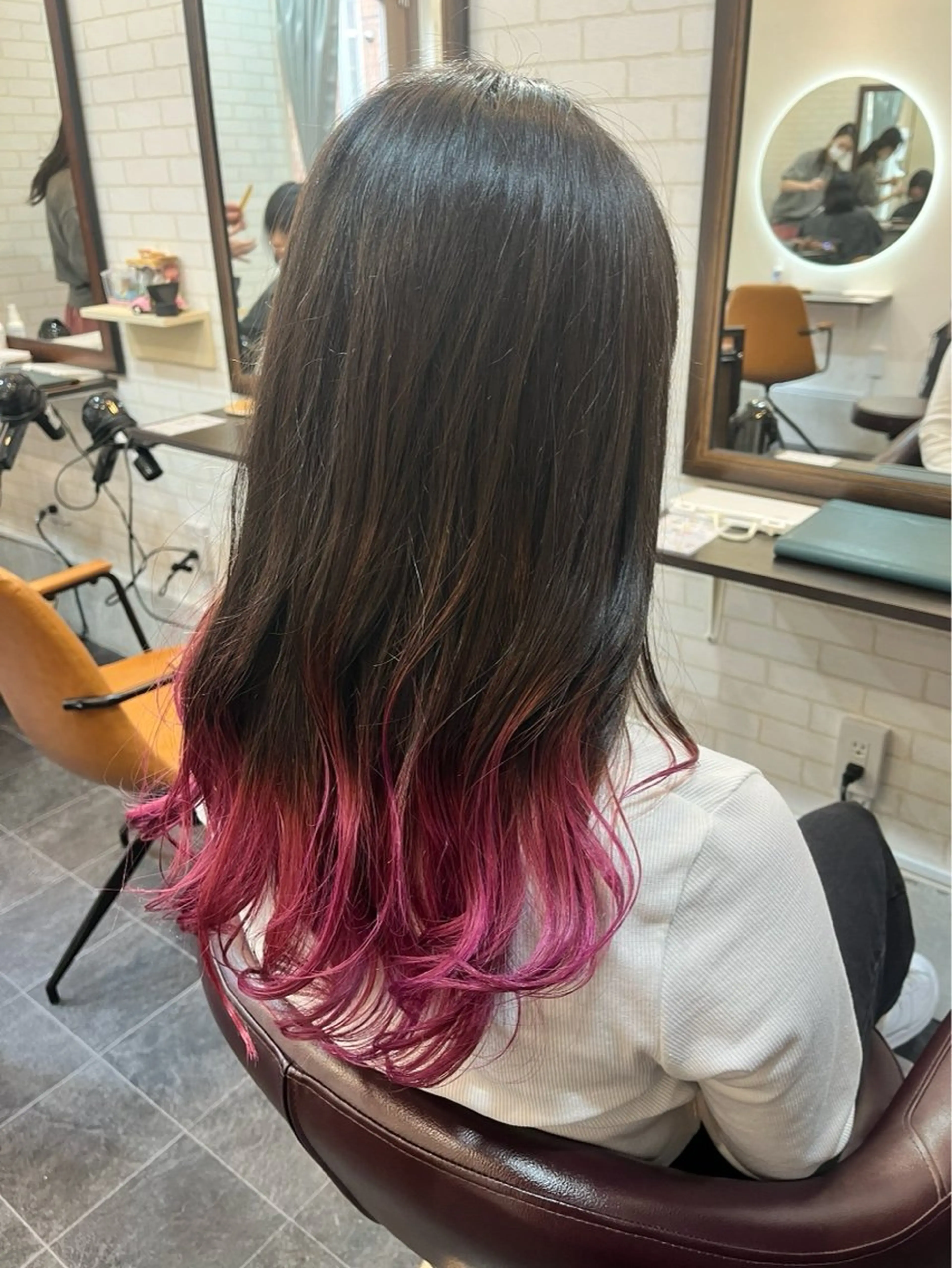 セミロング カラー カット ヘアカラー TELAHAIR 伊藤 咲里奈のヘアスタイル