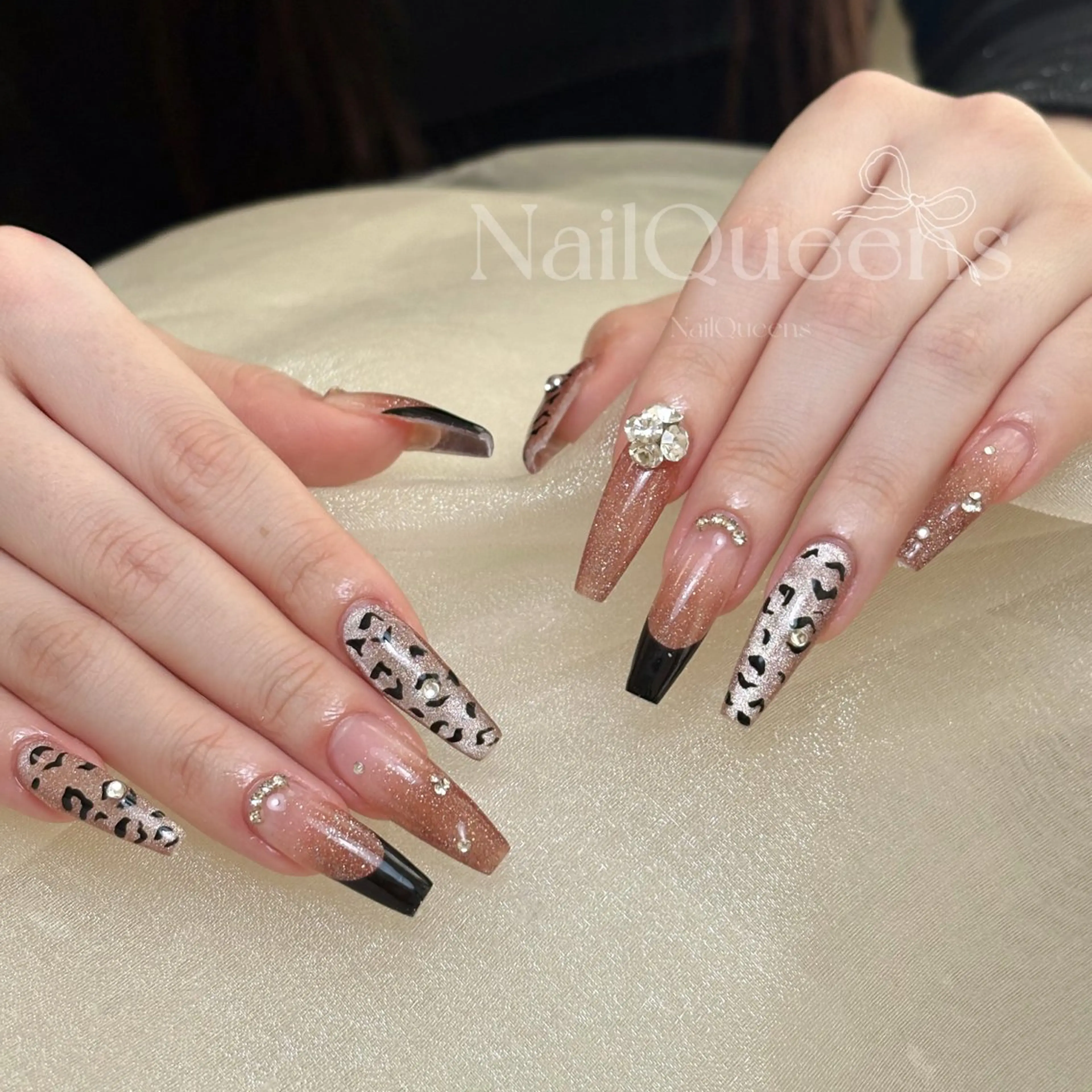 ネイル フレンチネイル グラデーション キラキラネイル ワンホンネイル ハンドネイル ネイル👑クイーンズ NailQueensのネイルデザイン