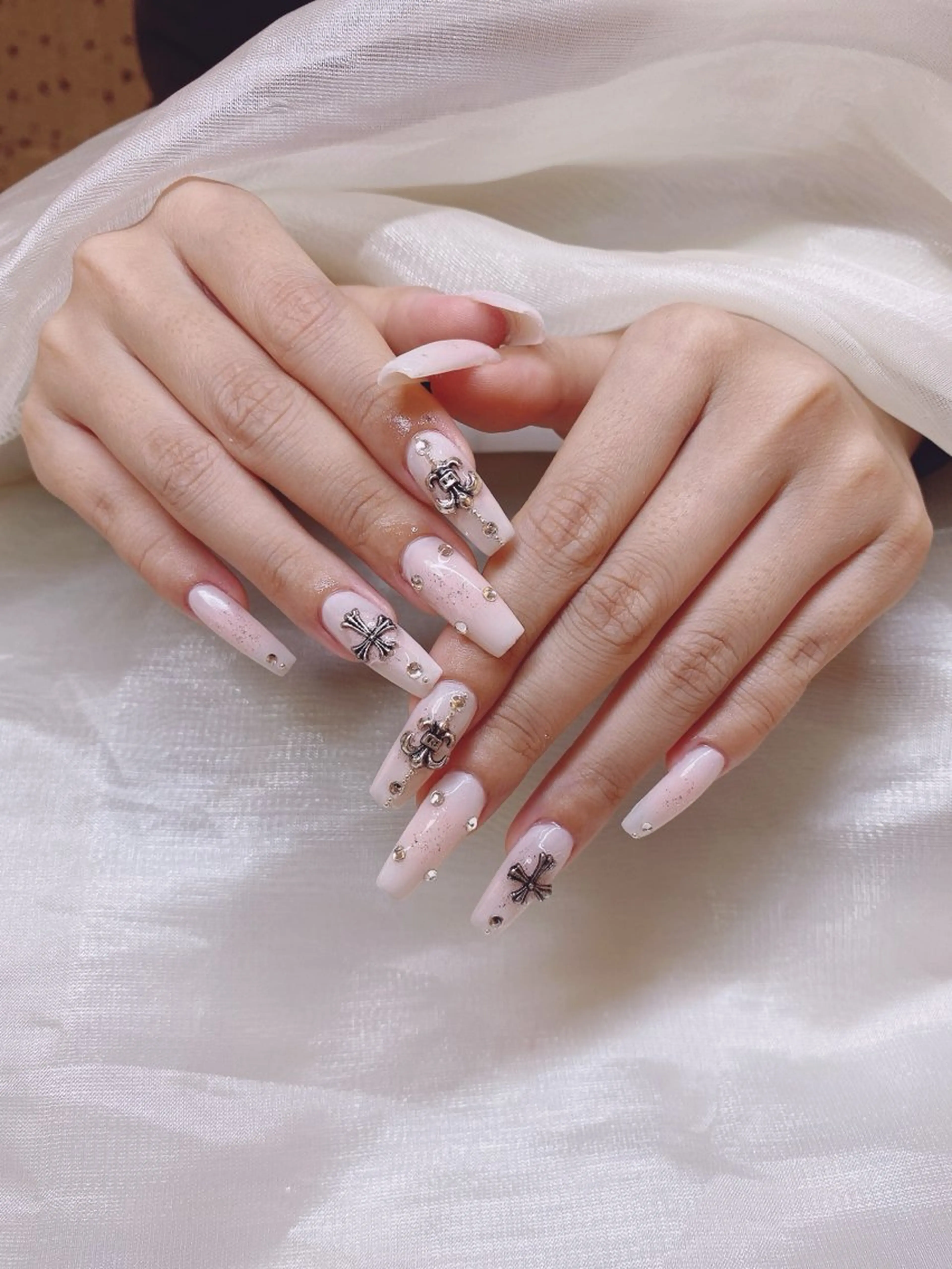 【チップ】10本チップ長さ出し＋120分持ち込みデザイン＋パーツ付け放題の写真