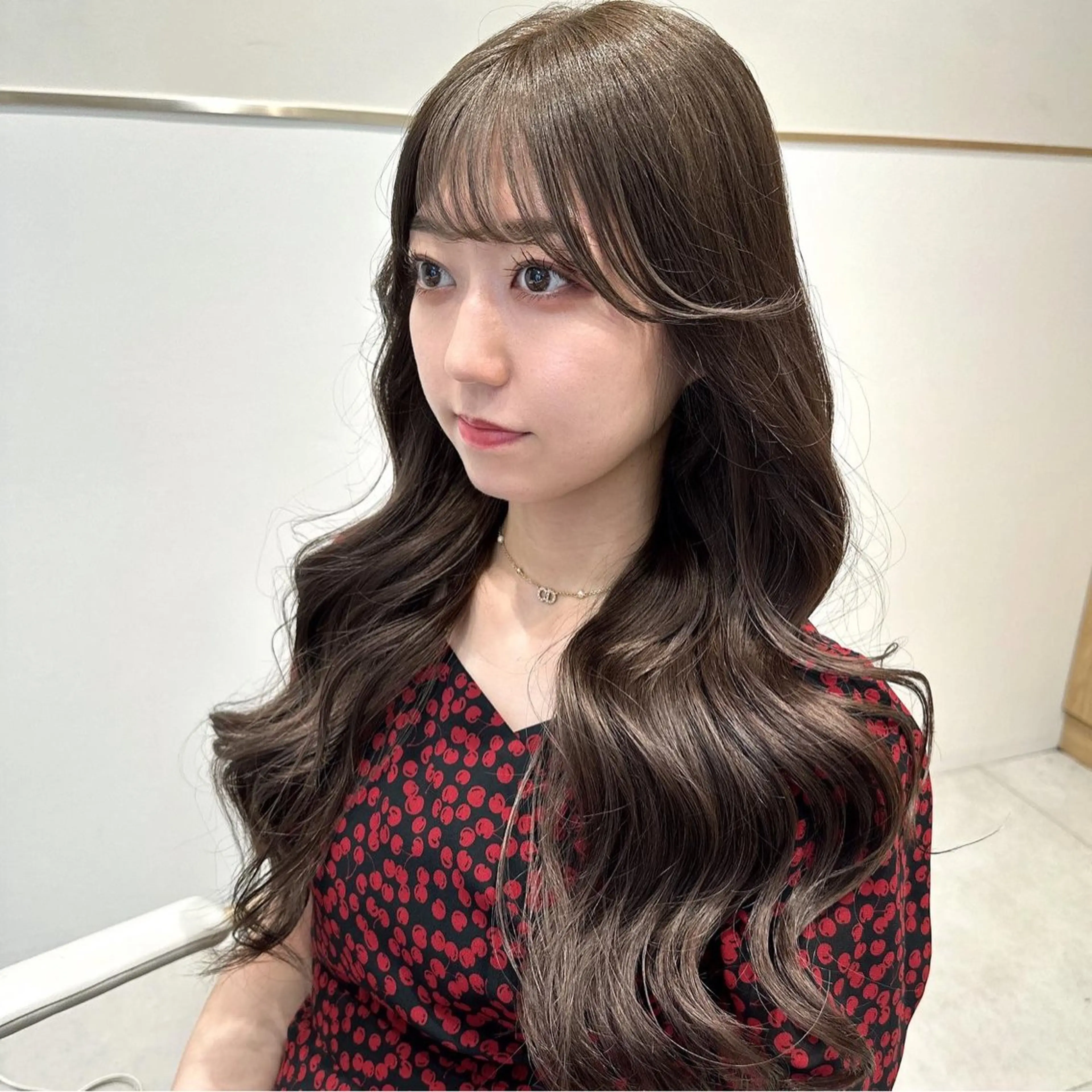 ロング カラー ヘアアレンジ 🤎小顔レイヤー /ベージュ🤎友香のヘアスタイル