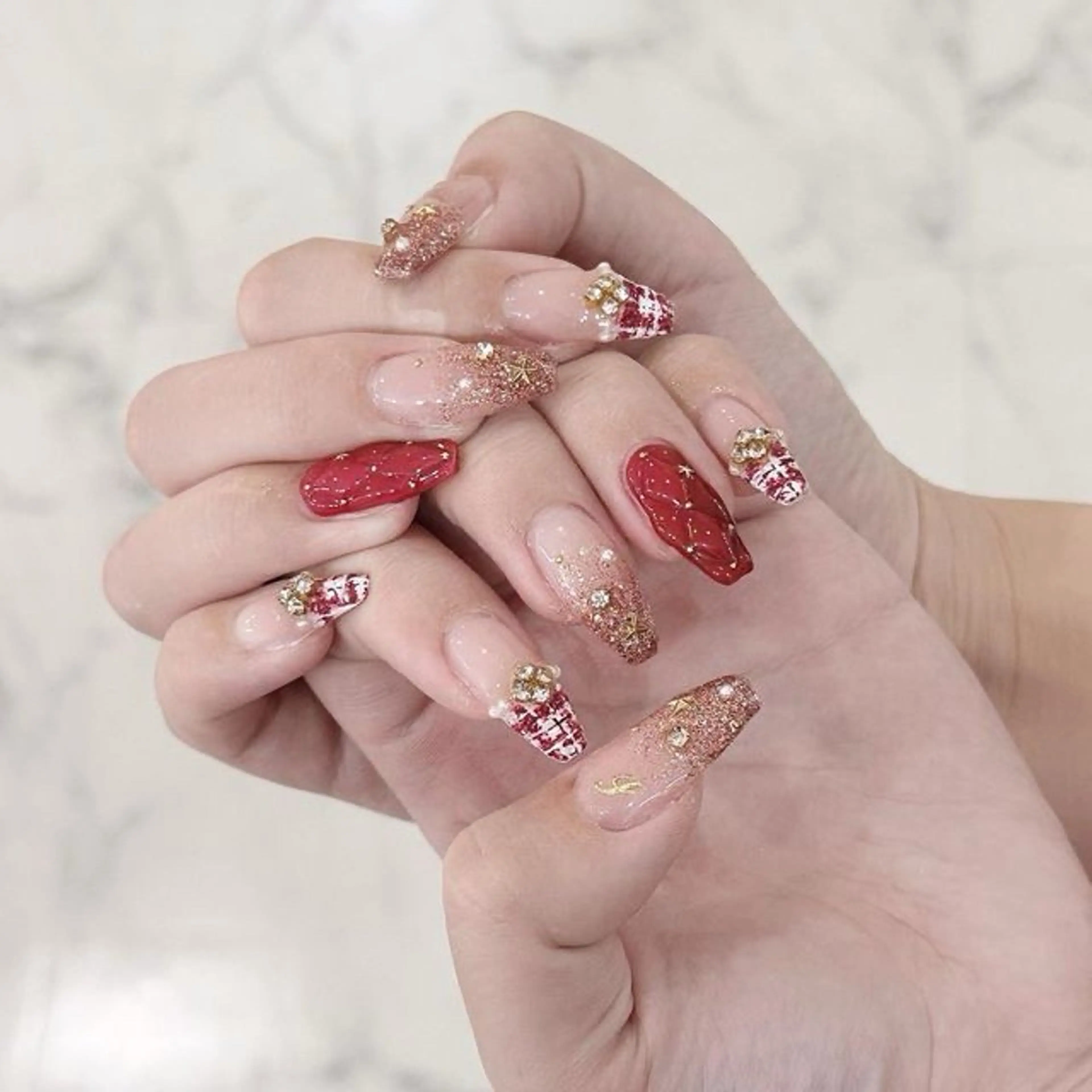 ネイル マグネットネイル ピンク ネイルチップ 冬ネイル Lee Nailsのネイルデザイン