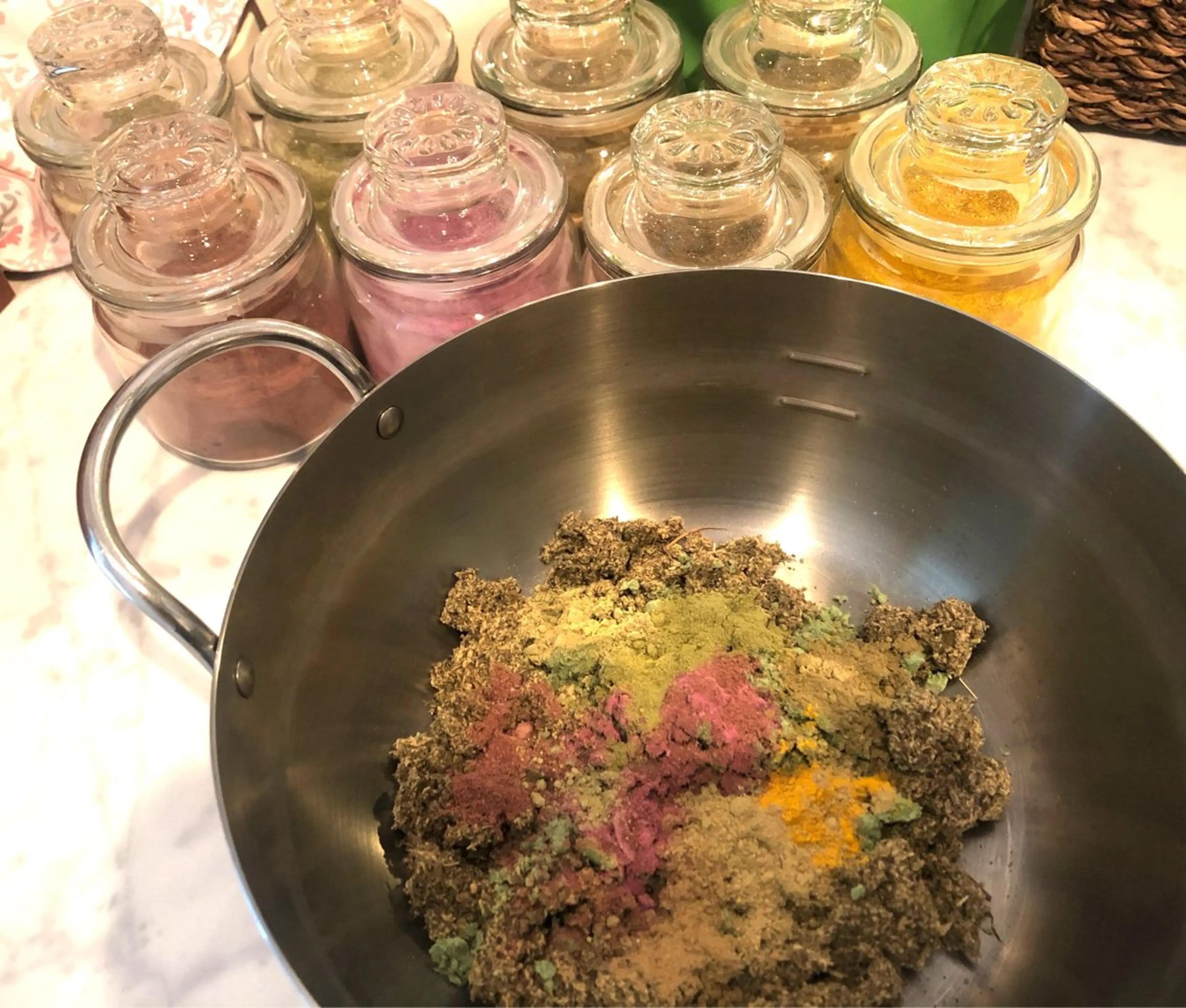 温活×デトックス 発酵野草蒸しのエステ・リラクイメージ