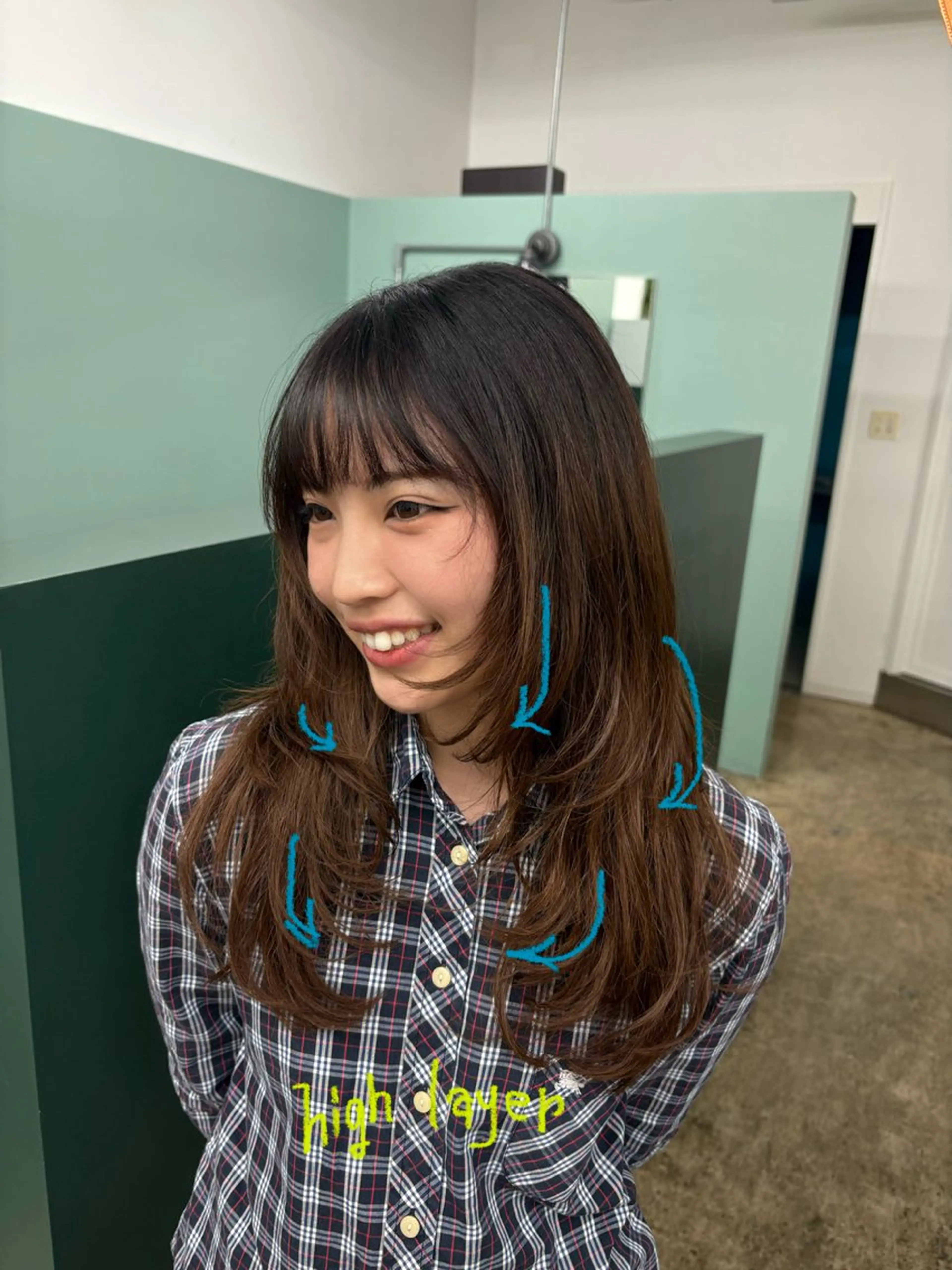 ロング トクザト アイニのヘアスタイル