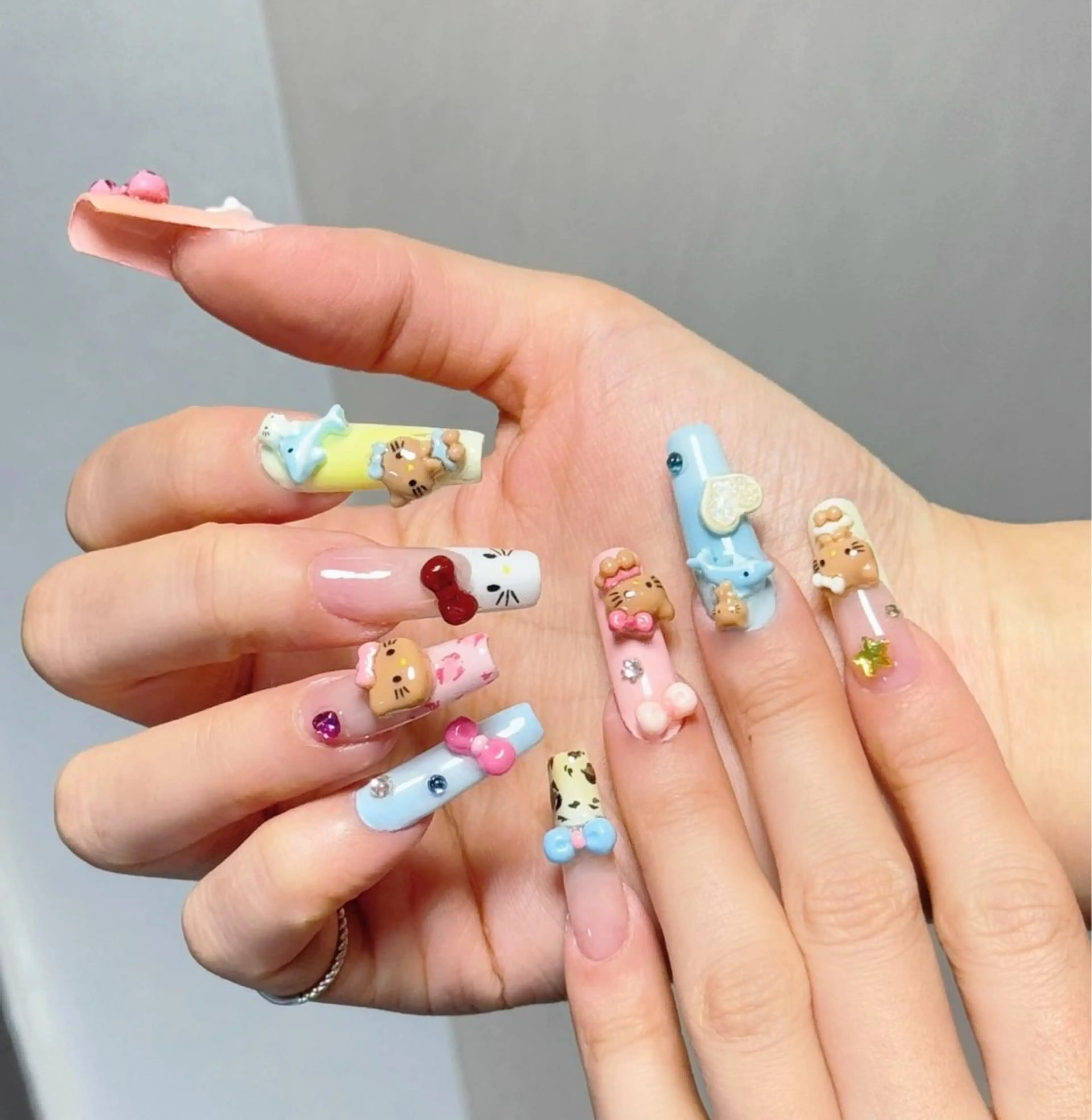 ネイル ハンドネイル ハンドケア queen nailのネイルデザイン