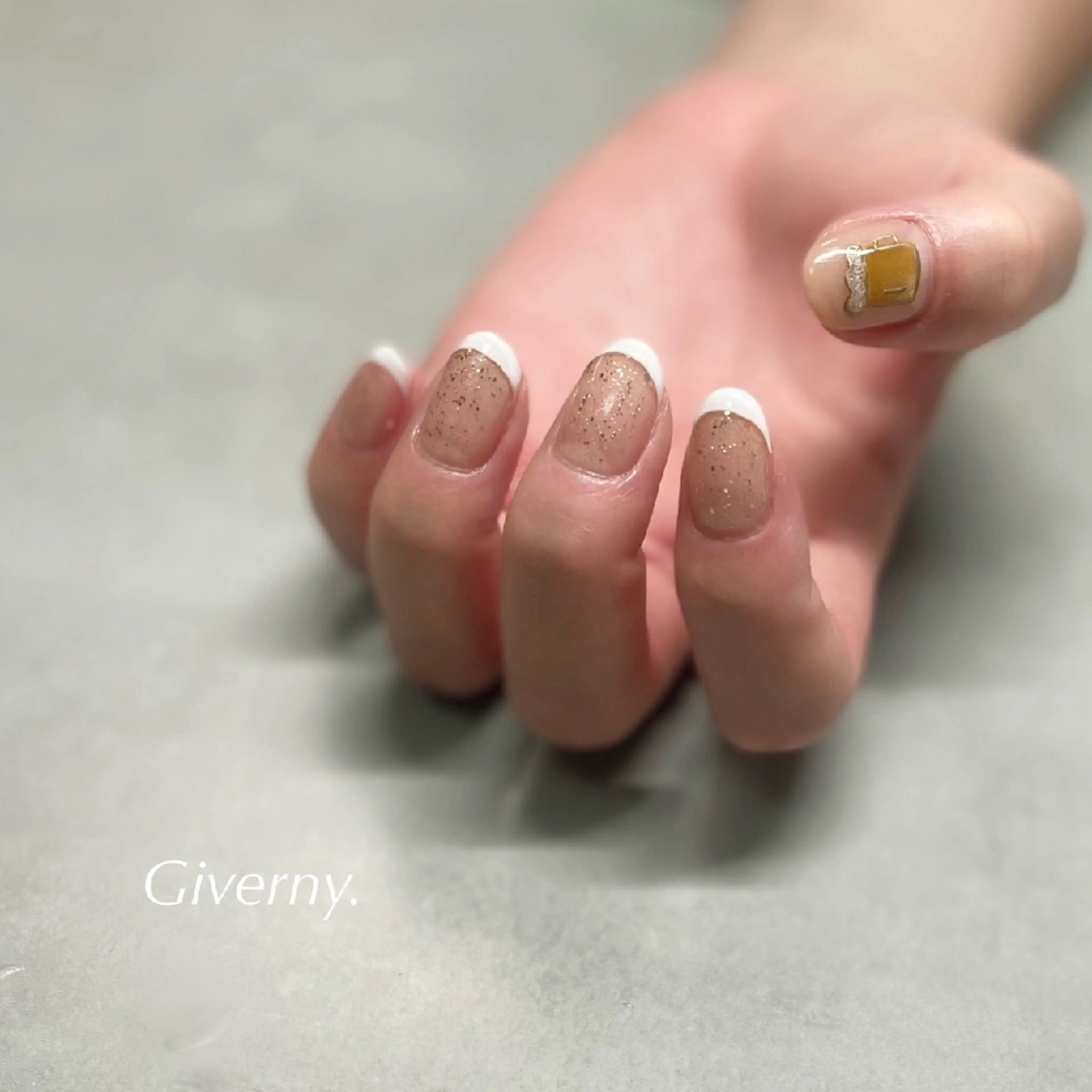 ネイル フレンチネイル ハンドネイル Giverny .のネイルデザイン