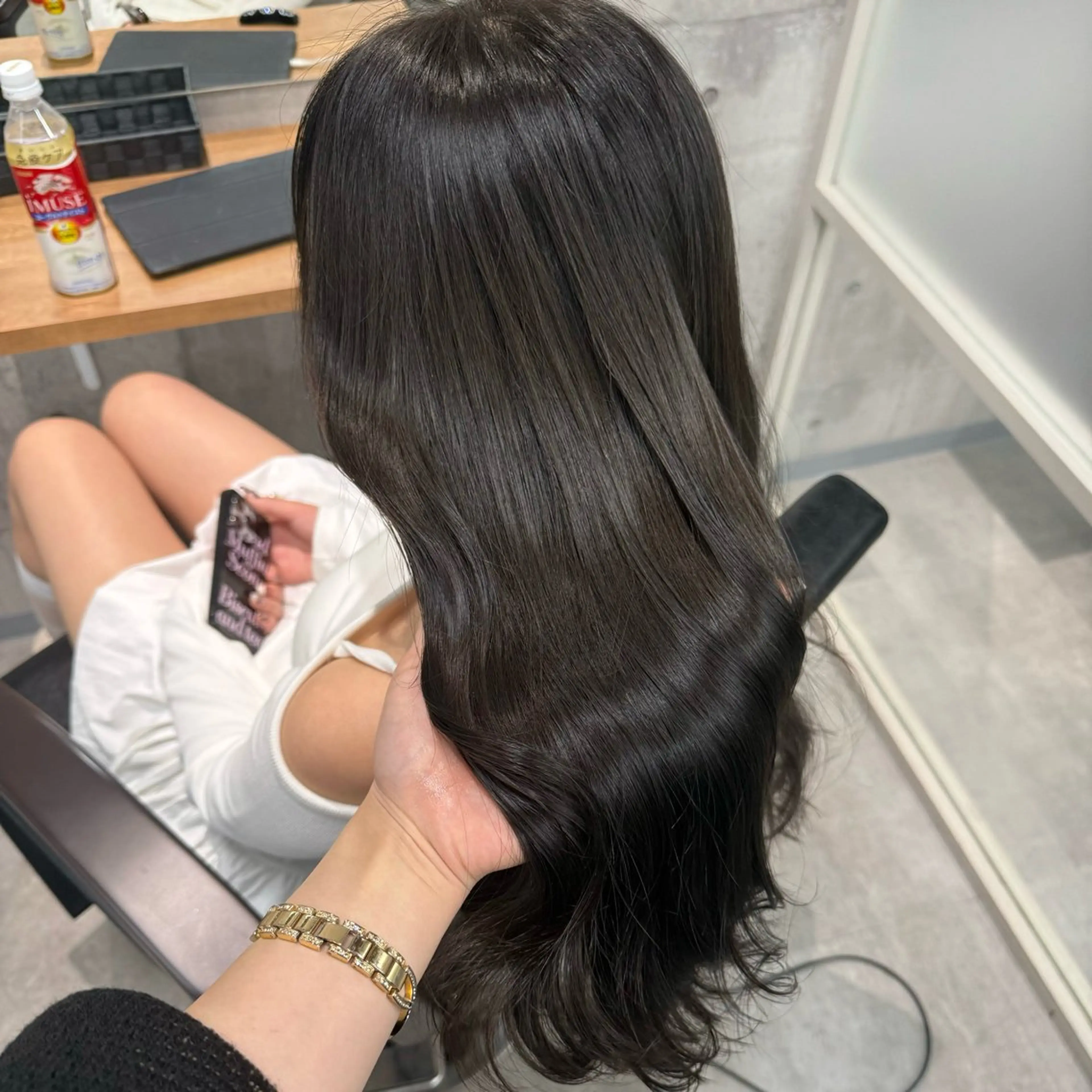 ロング ayano /レイヤー/艶カラーのヘアスタイル