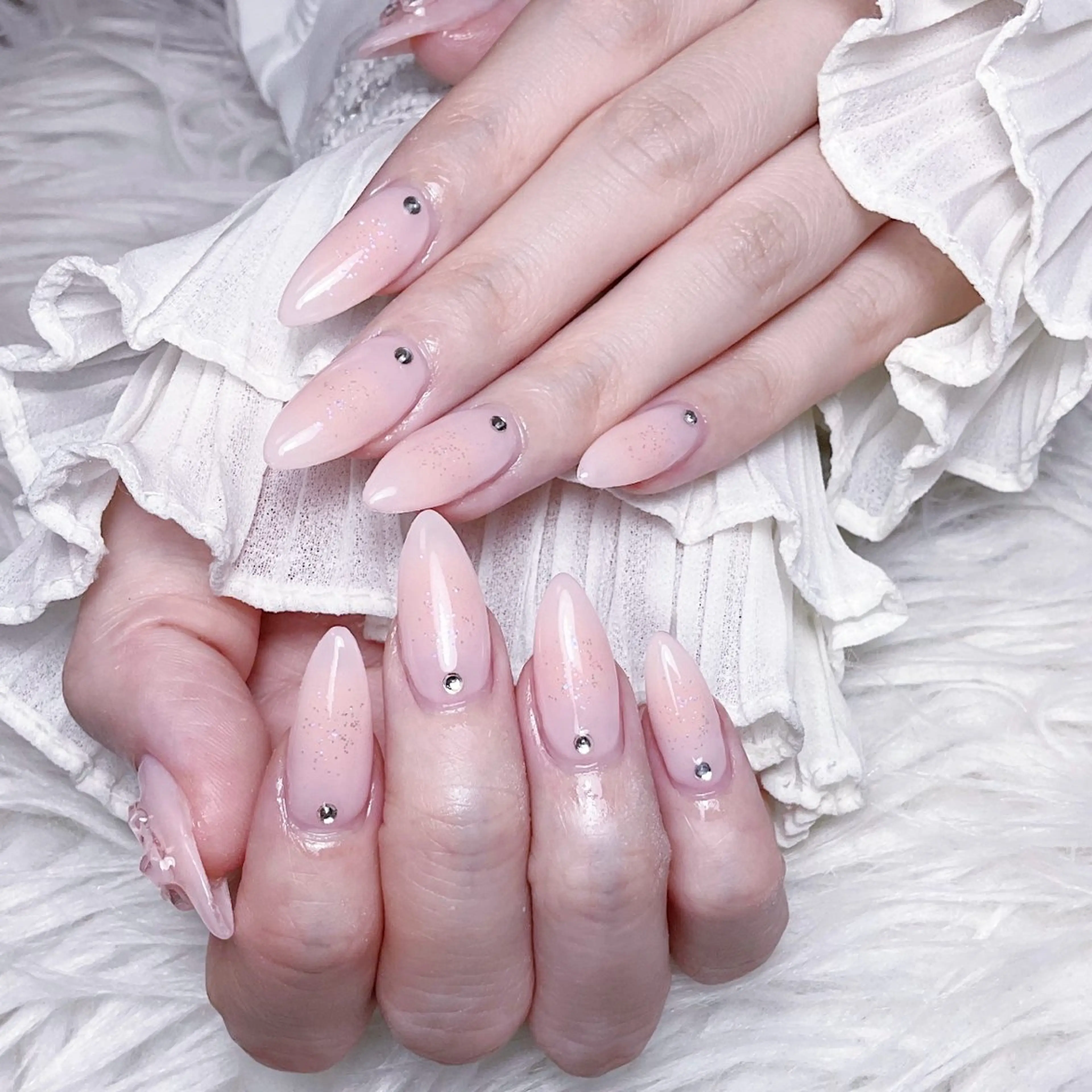 ネイル ハンドネイル 🍭Yun nail hyejin🌸のネイルデザイン