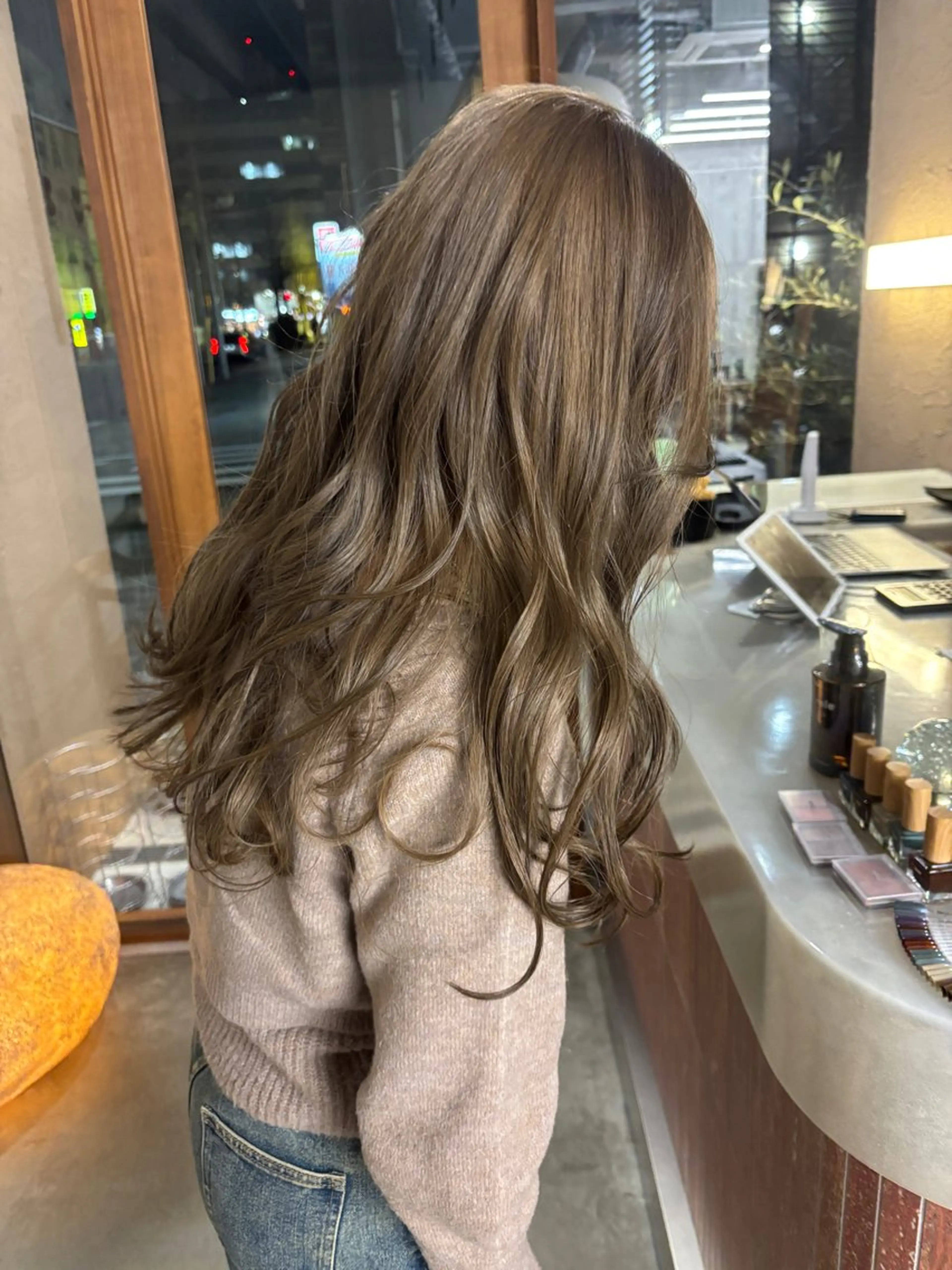 カラー ベージュカラー ブリーチ 透明感カラー ヘアカラー 佐々木 遥菜のヘアスタイル