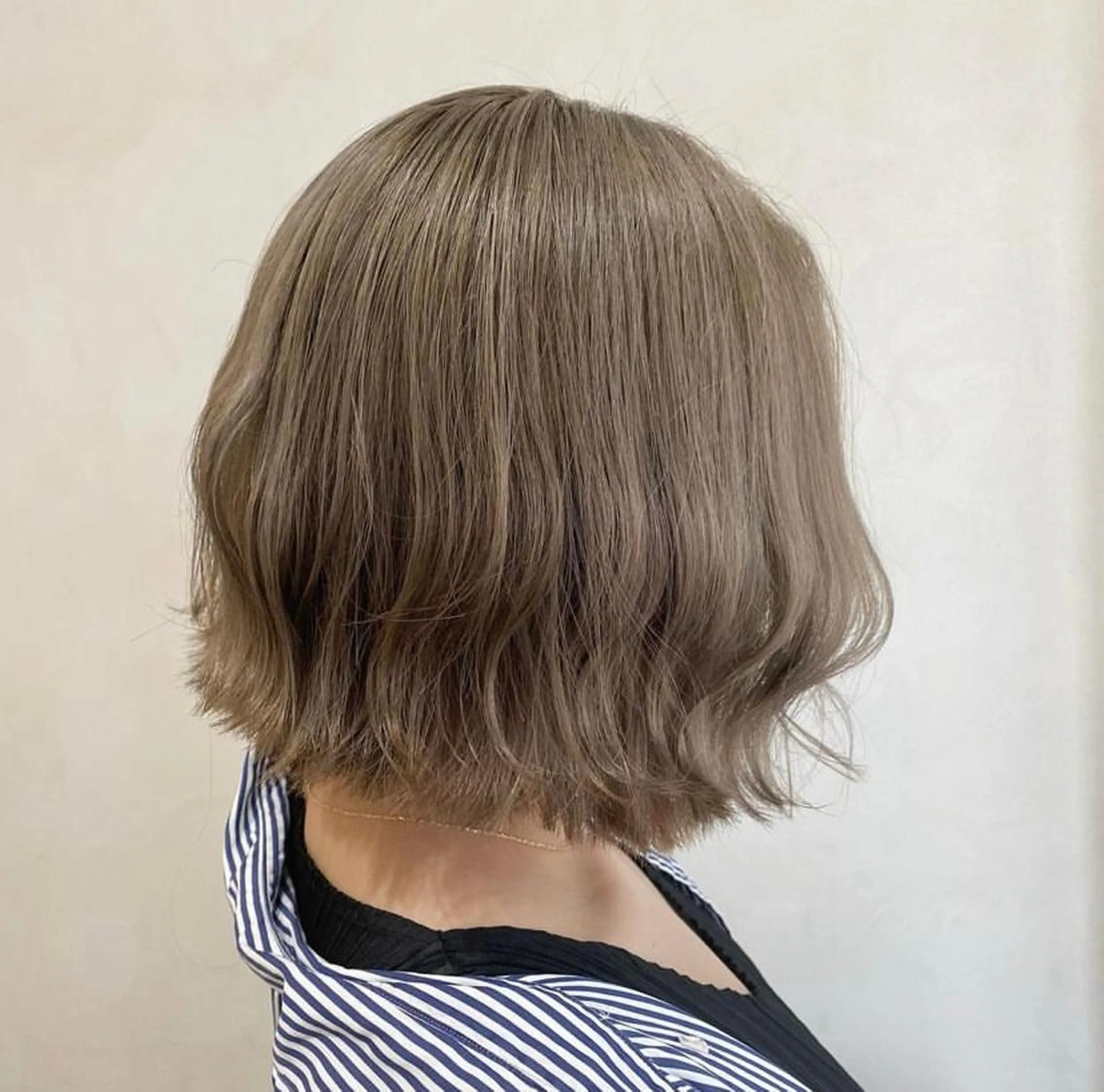 ショート ボブ 【ioe岡本】🐶 向井歩のヘアスタイル