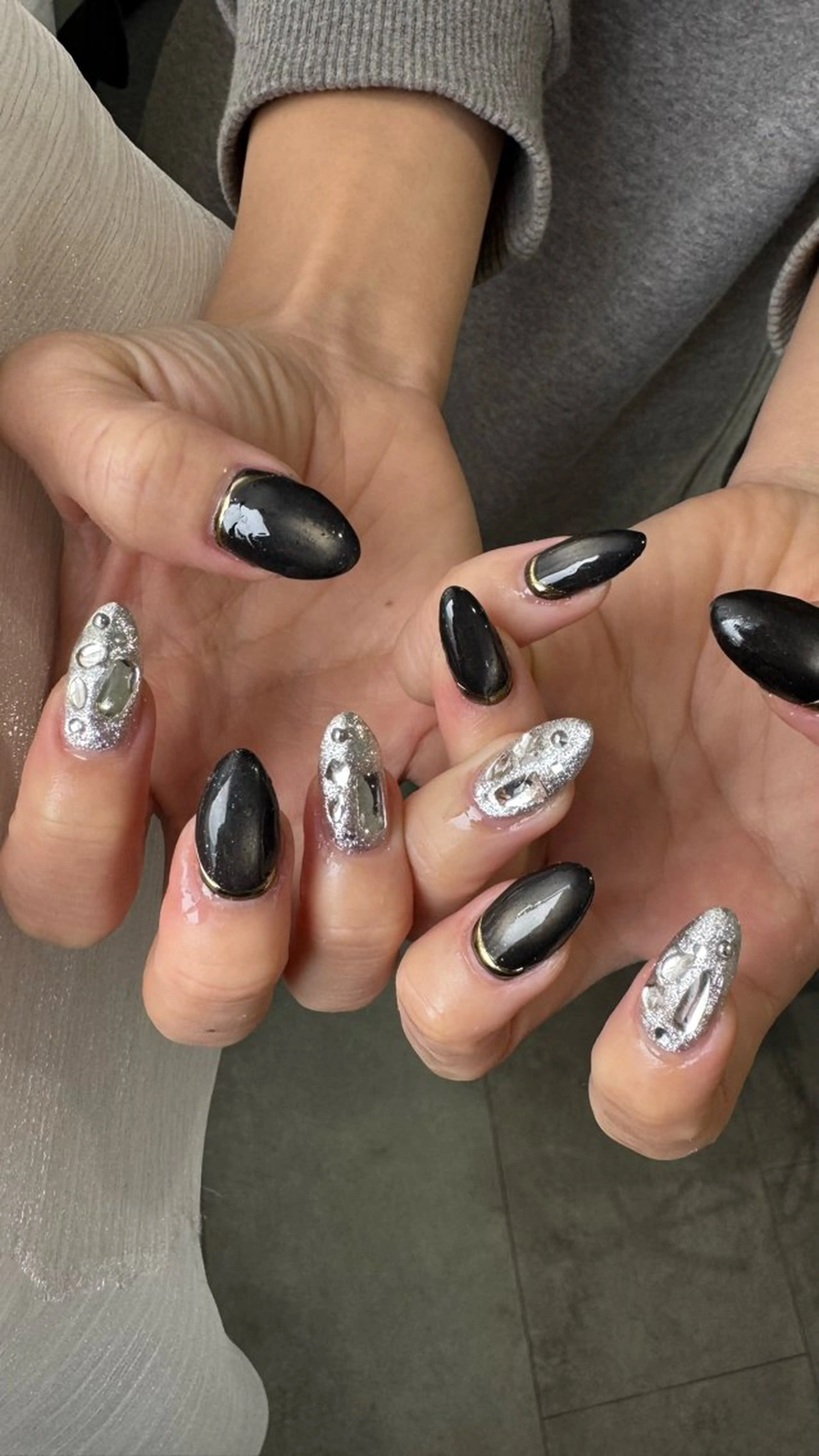 ネイル 持ち込み 向井 唯紀世のネイルデザイン