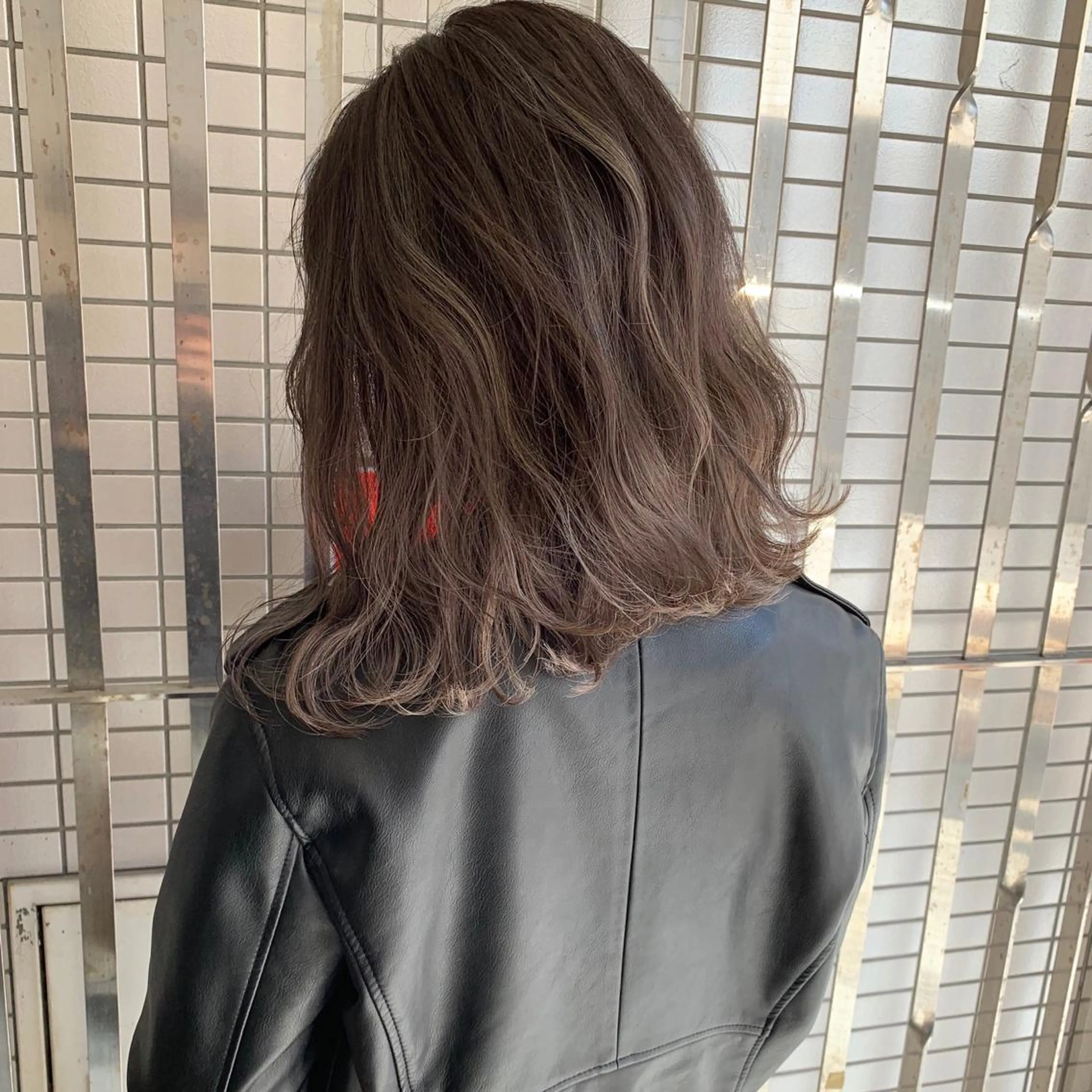 ミディアム カラー YUSUKE レイヤーカットカラーのヘアスタイル