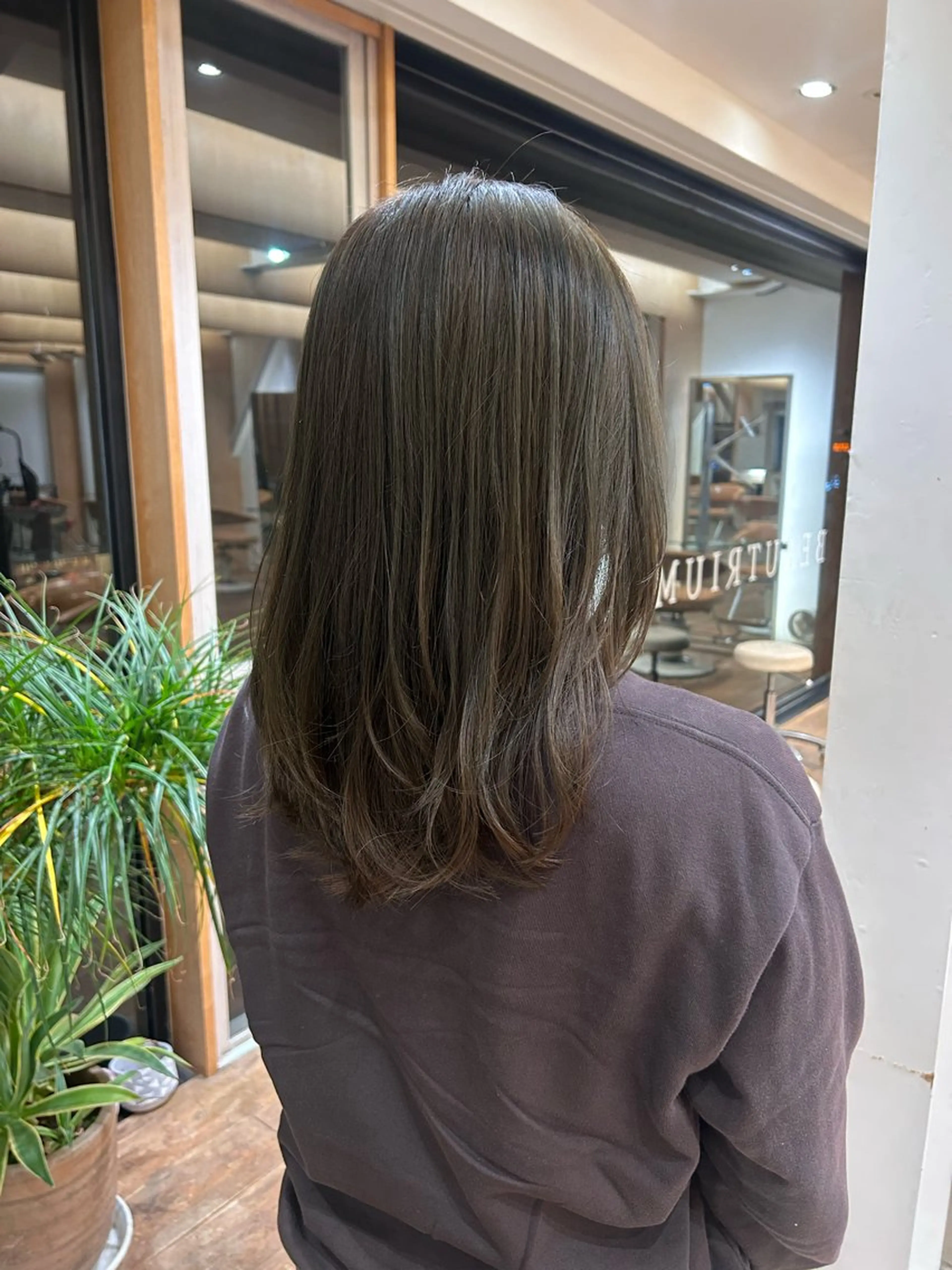 カラー 透明感カラー オリーブカラー ヘアカラー あい /ヘアカラーのヘアスタイル