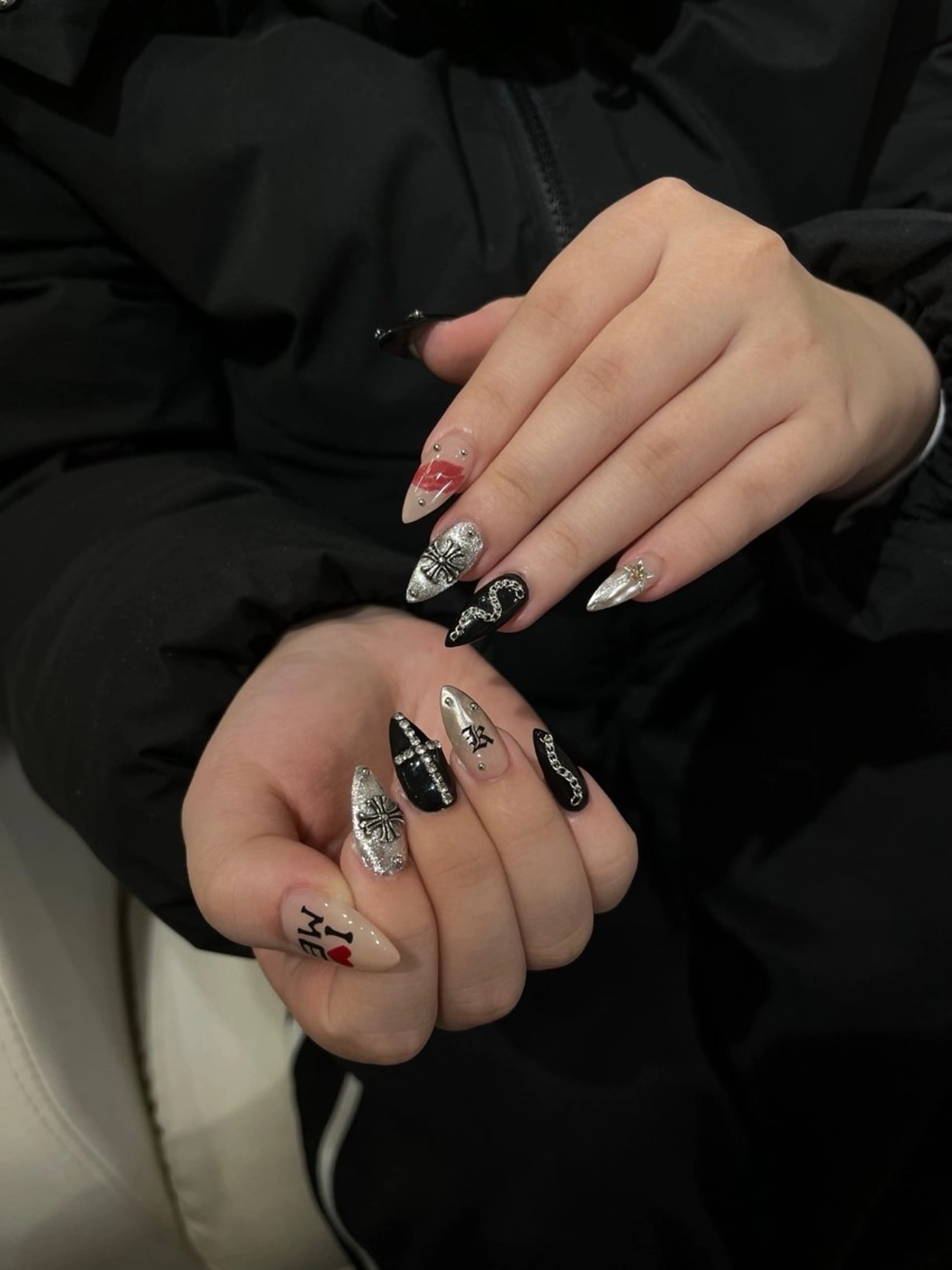 ネイル 浅野 優衣のネイルデザイン