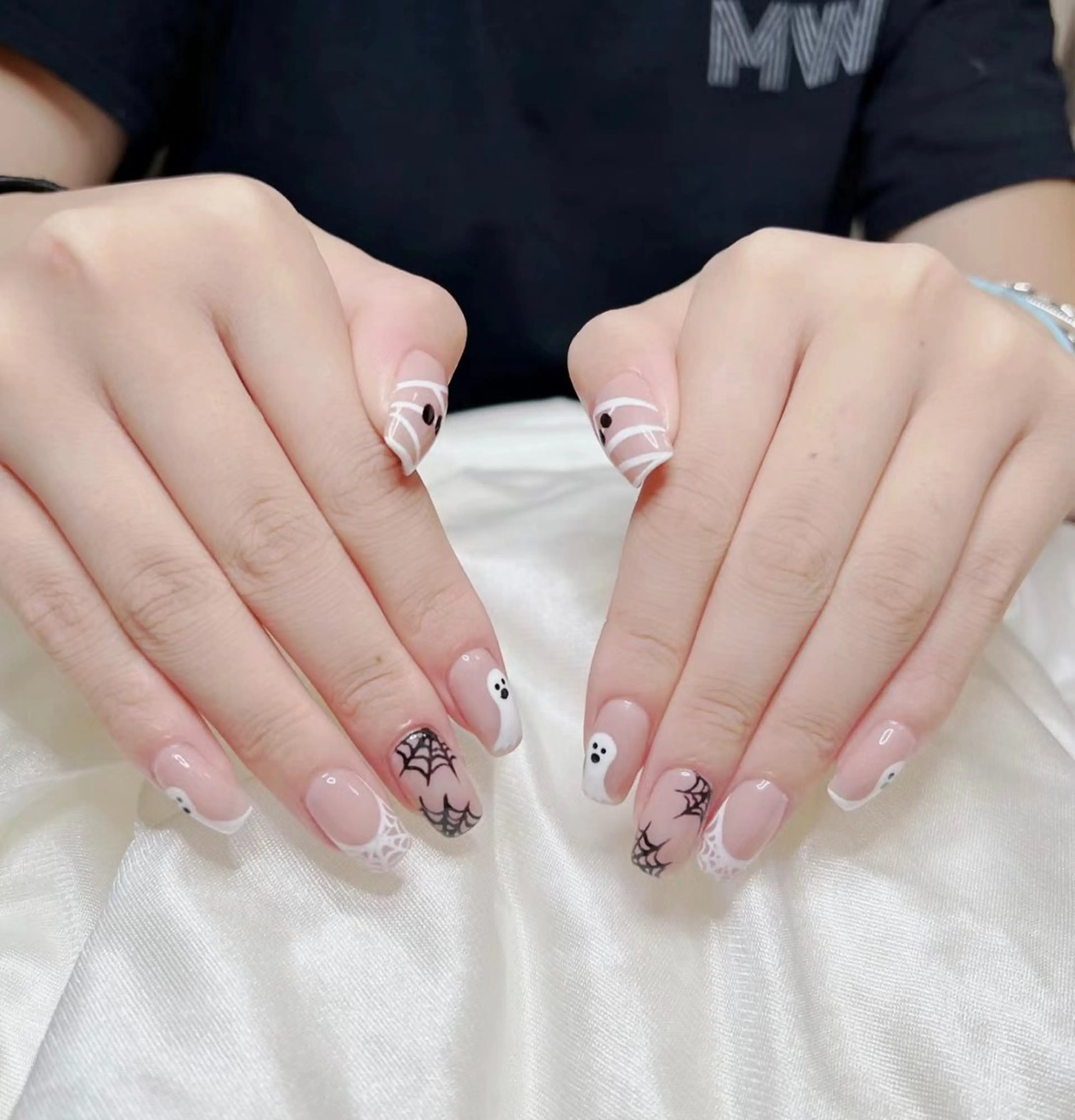 ネイル ジェルネイル ハロウィン ハート 韓国ネイル ニュアンスネイル Niko nailサロンのネイルデザイン