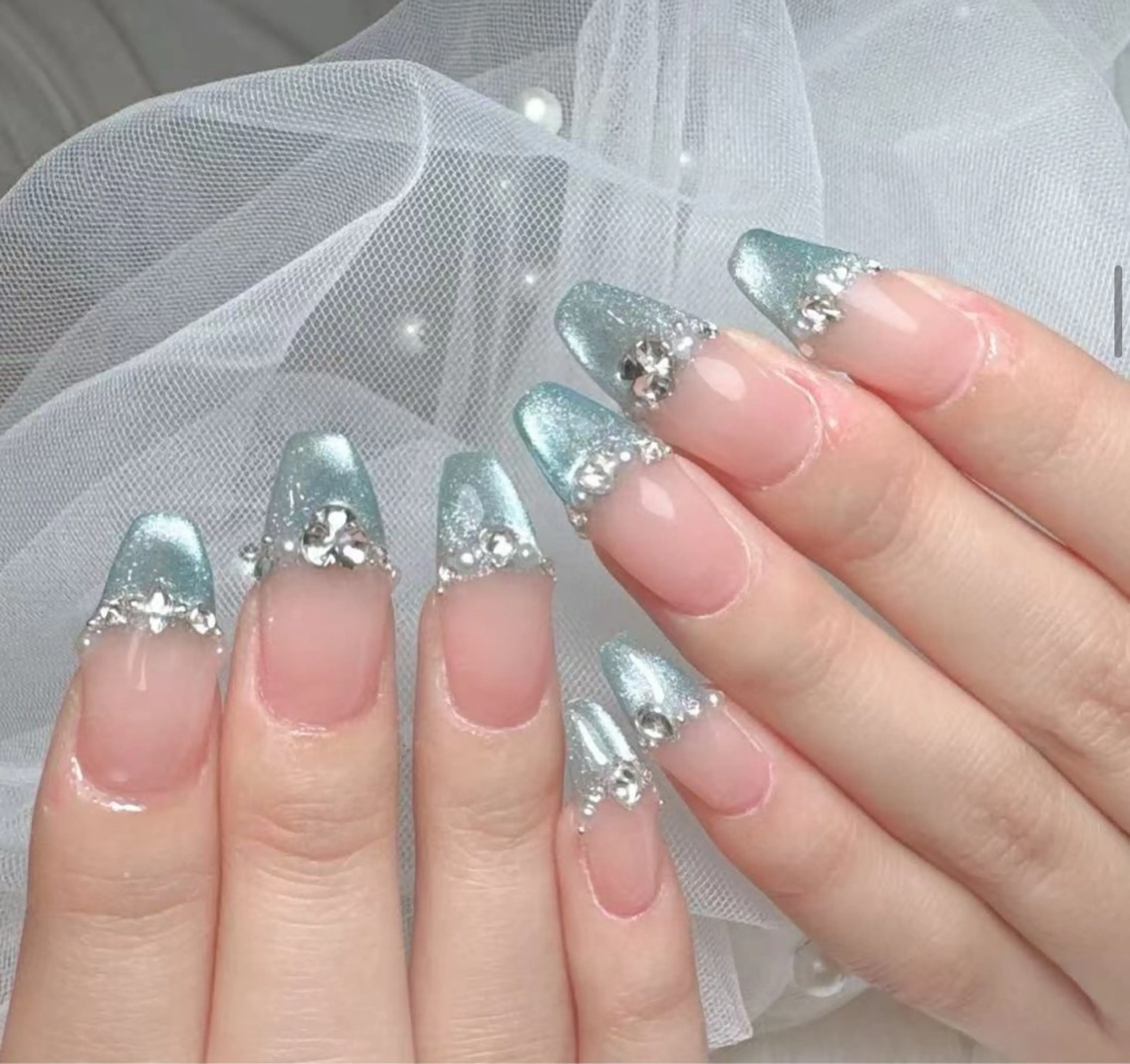 ネイル アートネイル フラワーネイル フレンチネイル ジェルネイル グラデーション ハンドネイル Ryunail所属・Ryu Nail NekoChanのネイルデザイン