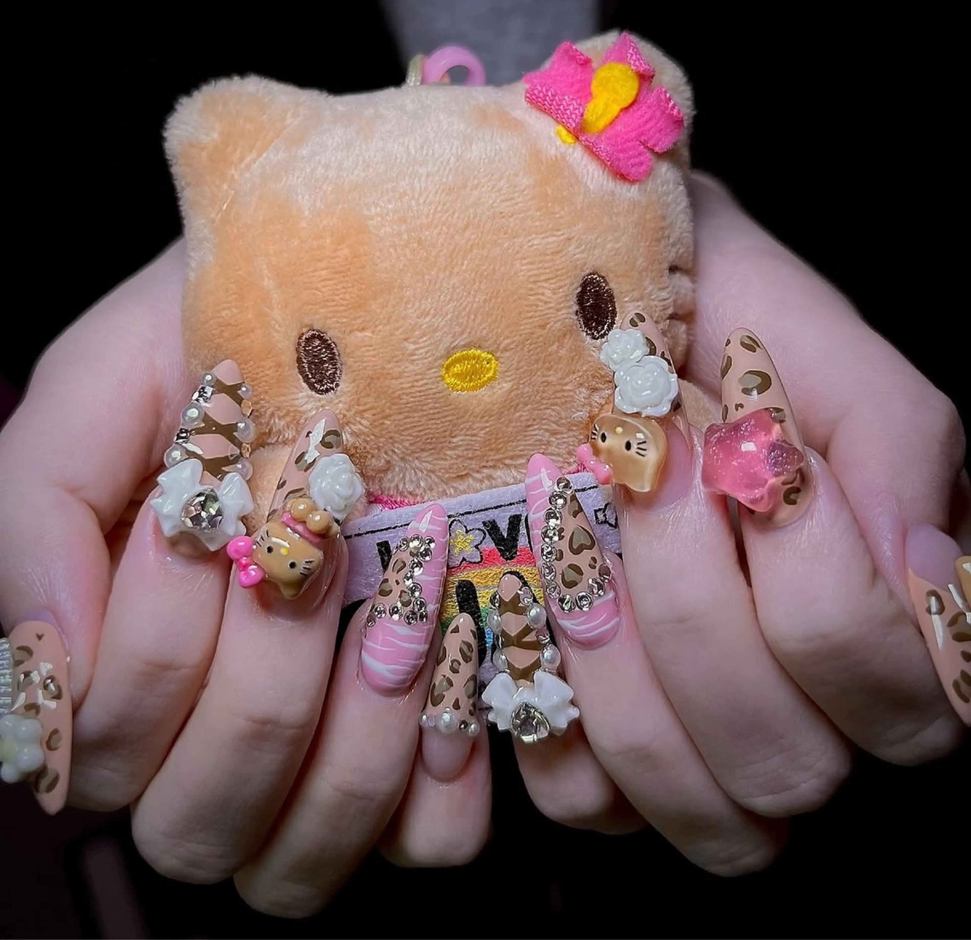 ネイル アニマル柄 オーロラネイル チークネイル フラッシュネイル ジェルネイル ハンドネイル Hinaa 池袋のネイルデザイン