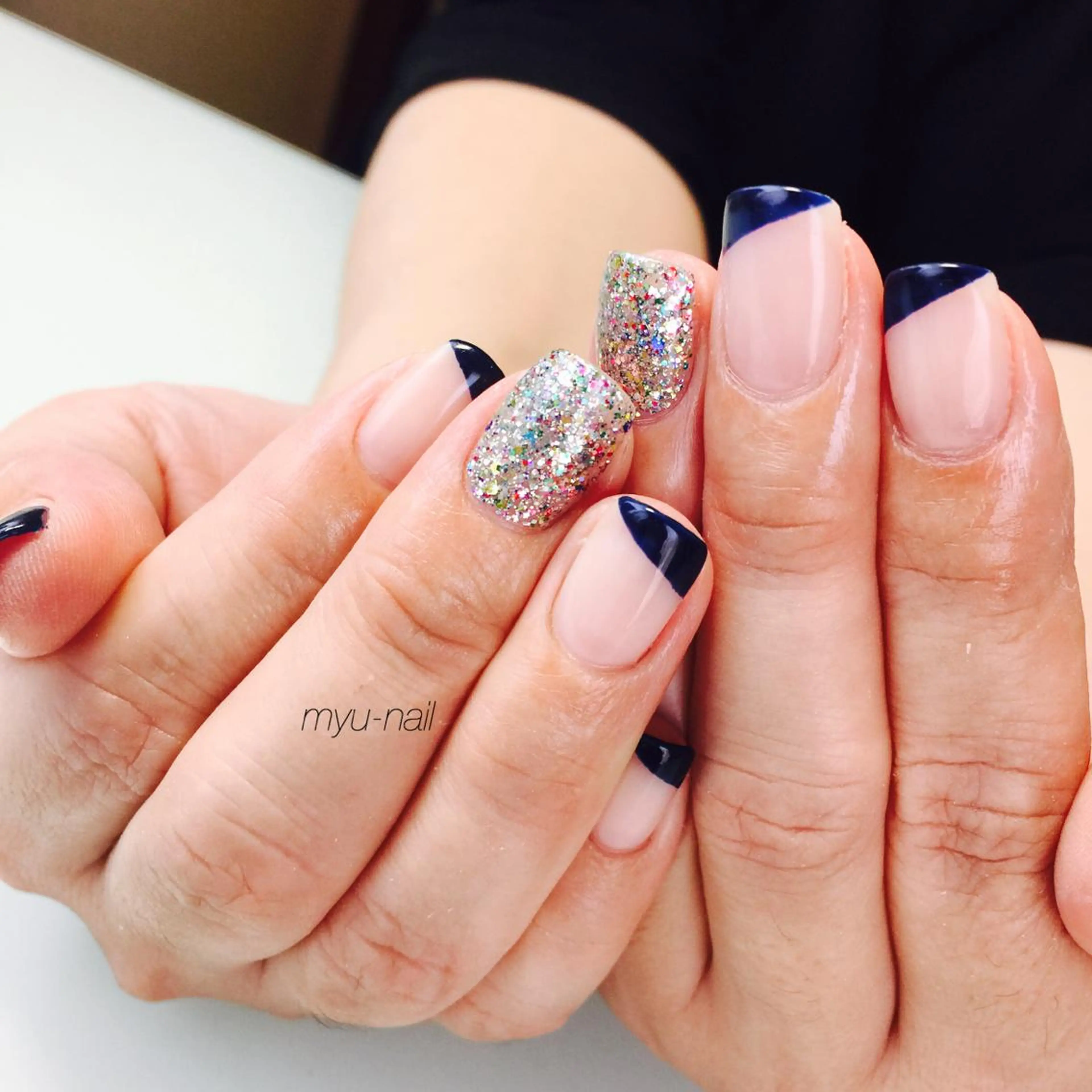 ネイル フレンチネイル ネイビー 斜めフレンチ シンプルネイル ホームサロン myu-nailのネイルデザイン