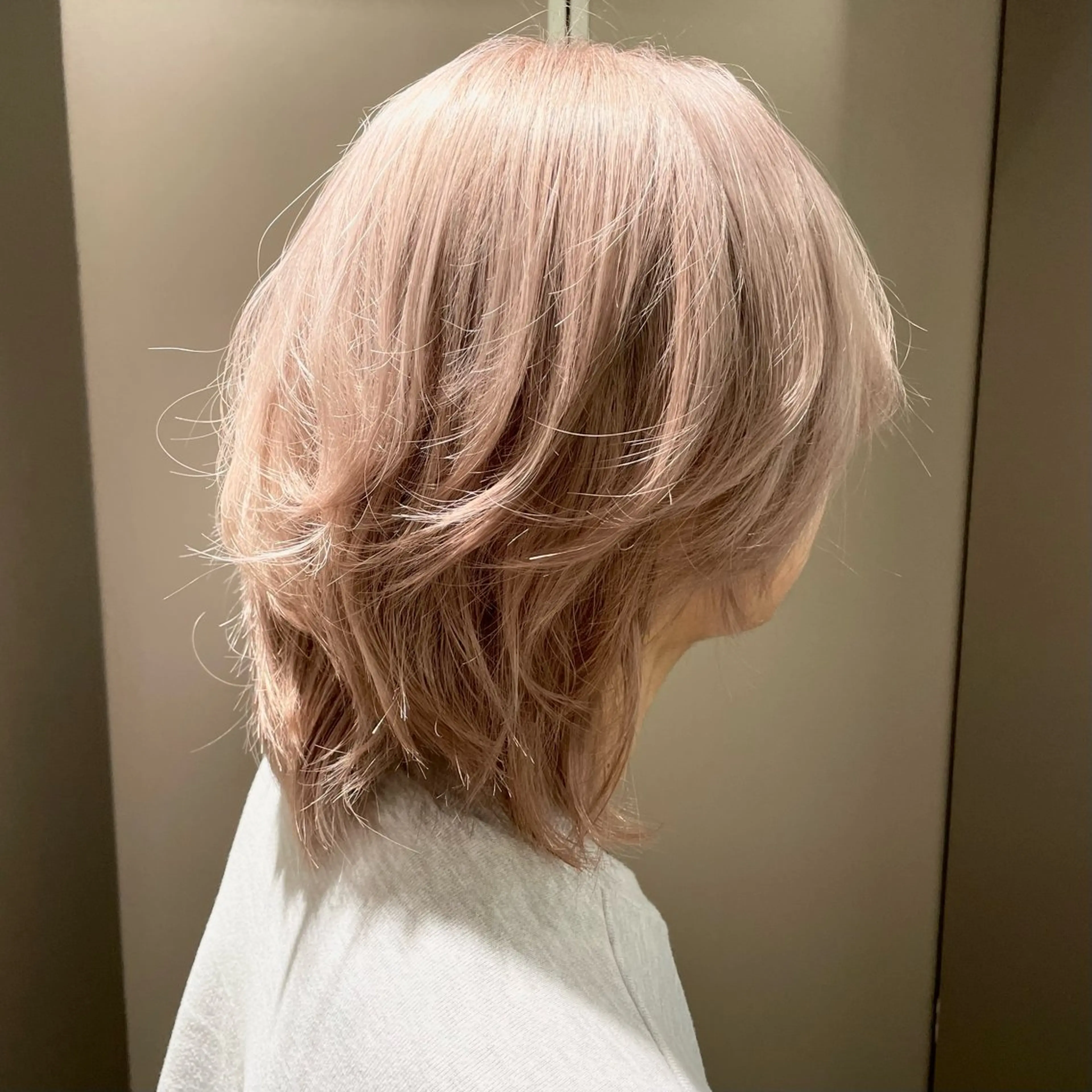 カラー ベージュカラー ブリーチ ミルクティーベージュ ホワイトミルクティーベージュ ヘアカラー オザキクウガ/ ブリーチ/髪質改善のヘアスタイル