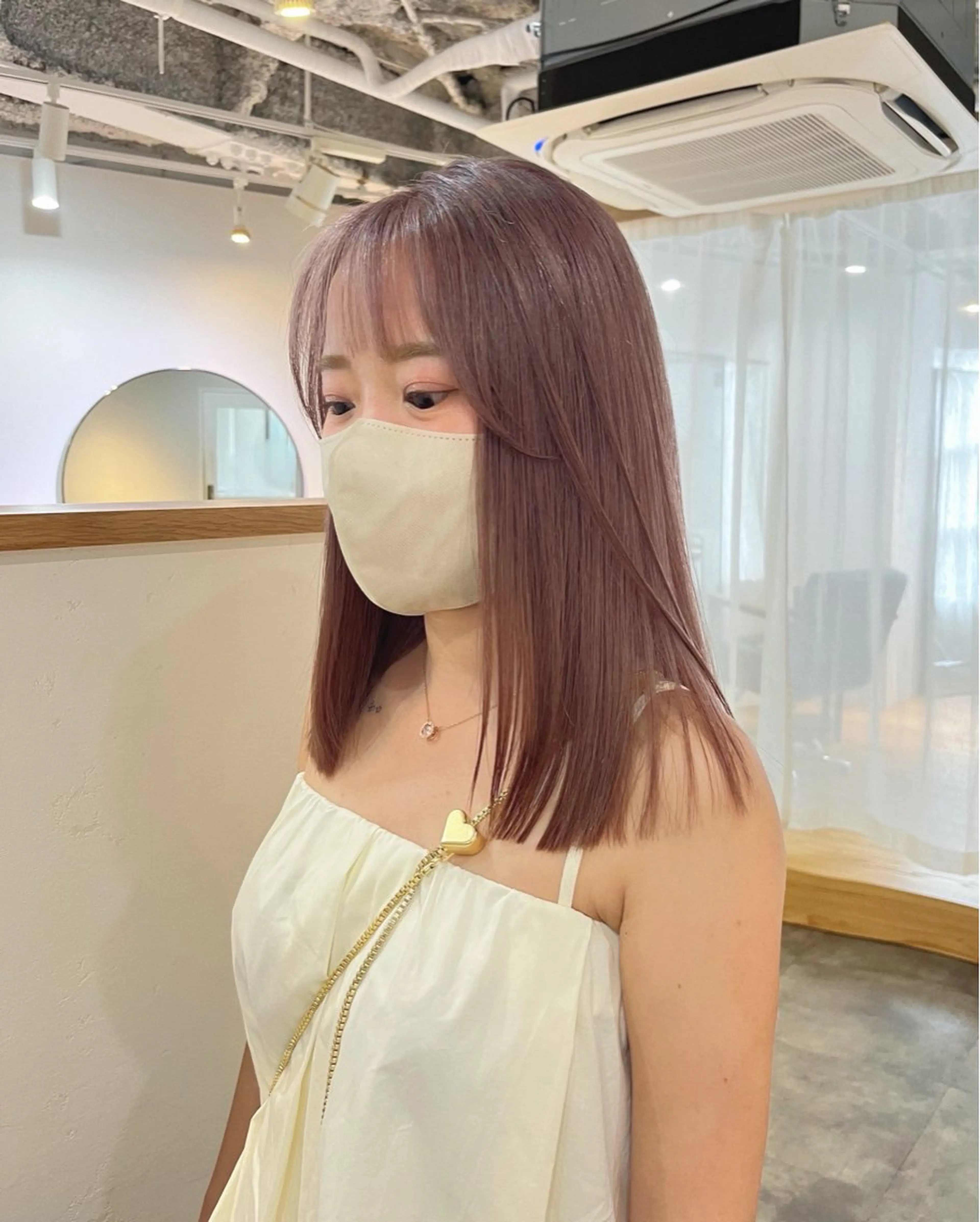 セミロング カット ヘアカラー 義本 風佳のヘアスタイル