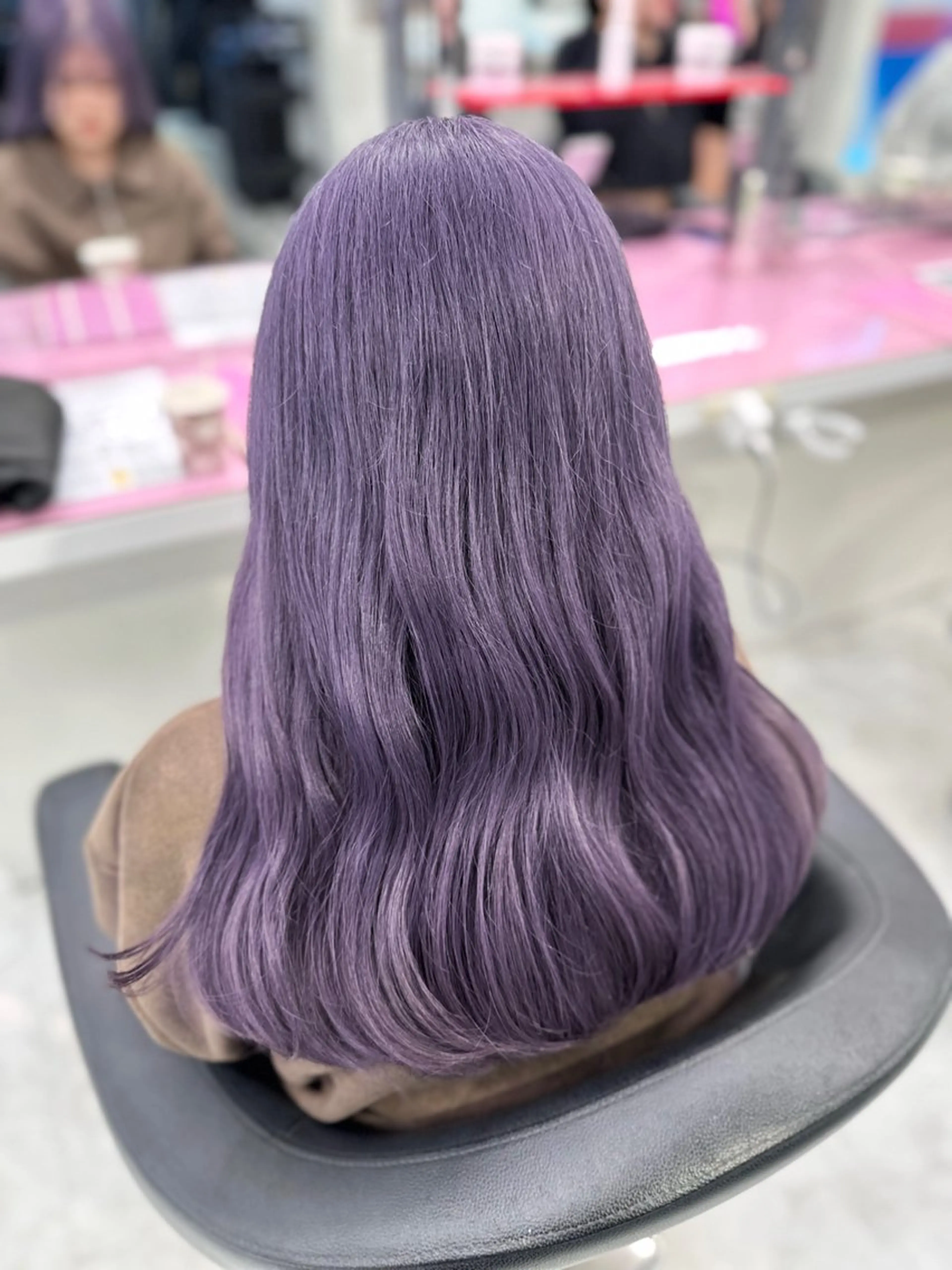 セミロング カラー ヘアアレンジ ブリーチ 透明感カラー ラベンダーカラー 韓国風ヘア 🫧モテる💗ダメー ジレスハイトーン🫧のヘアスタイル