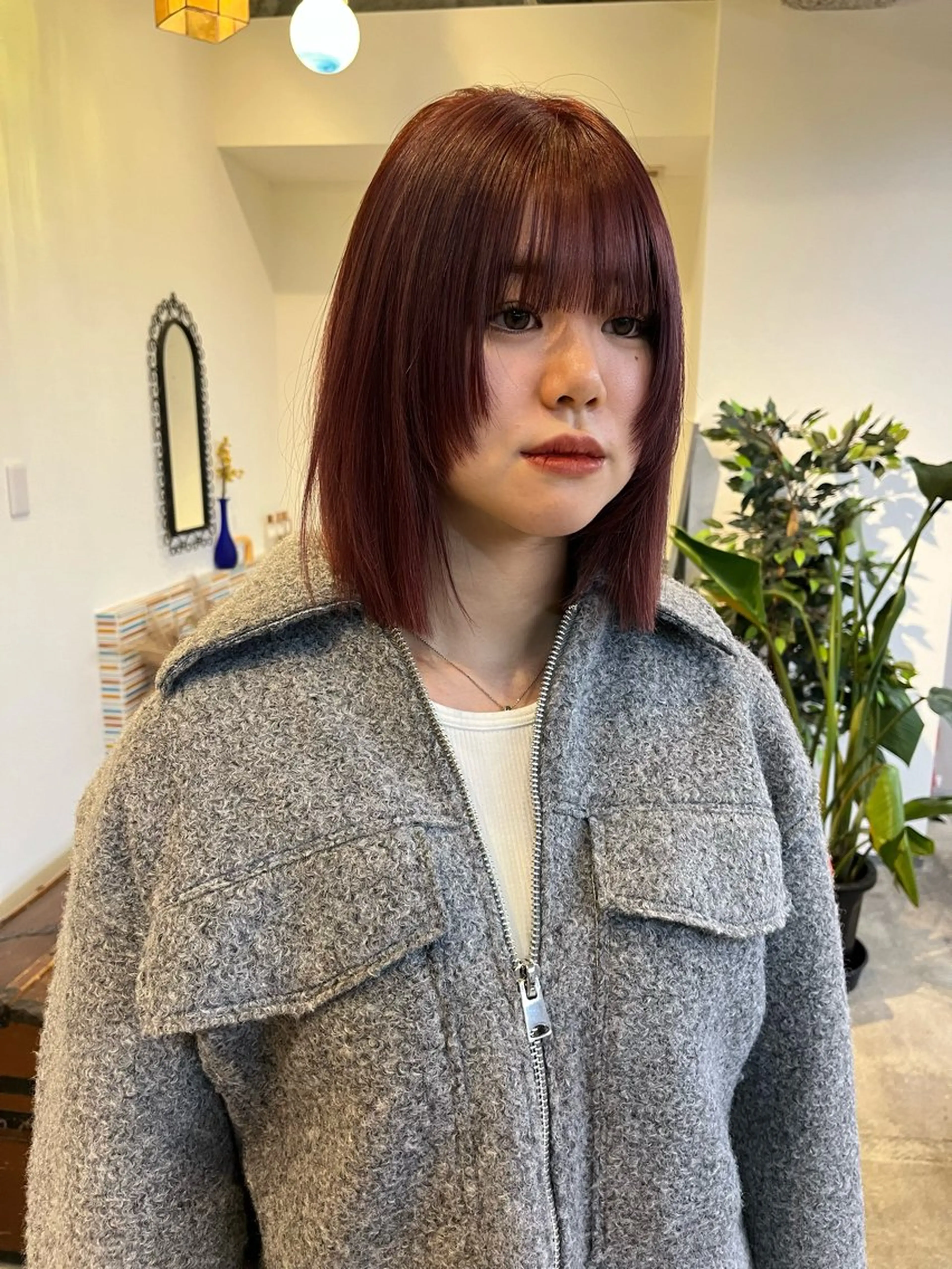 ミディアム カラー ブリーチ ボルドーカラー ブリーチなしカラー ヘアカラー 🩷ハイトーン透明感 レイヤー🩷ユリカのヘアスタイル