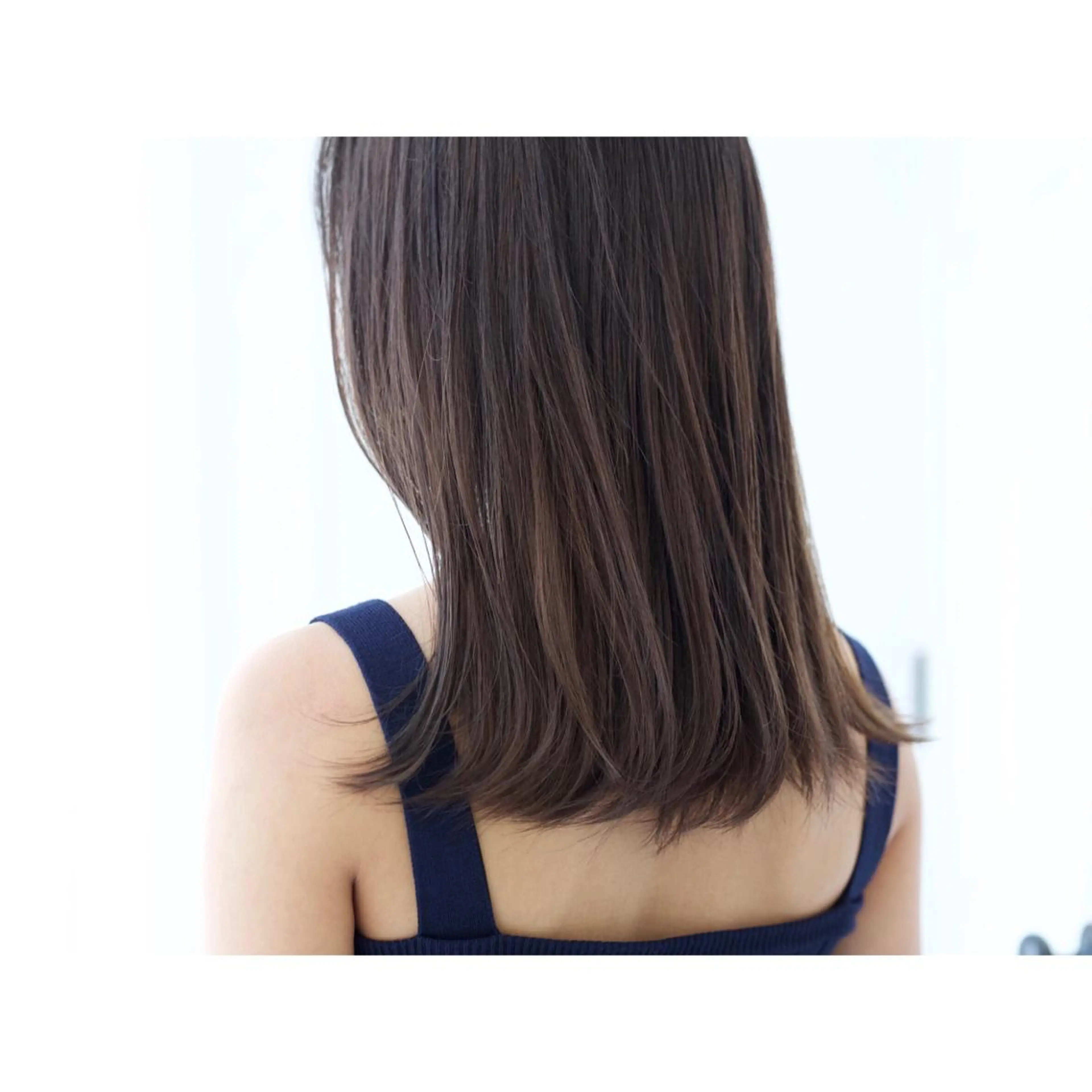セミロング カラー fio マナミのヘアスタイル