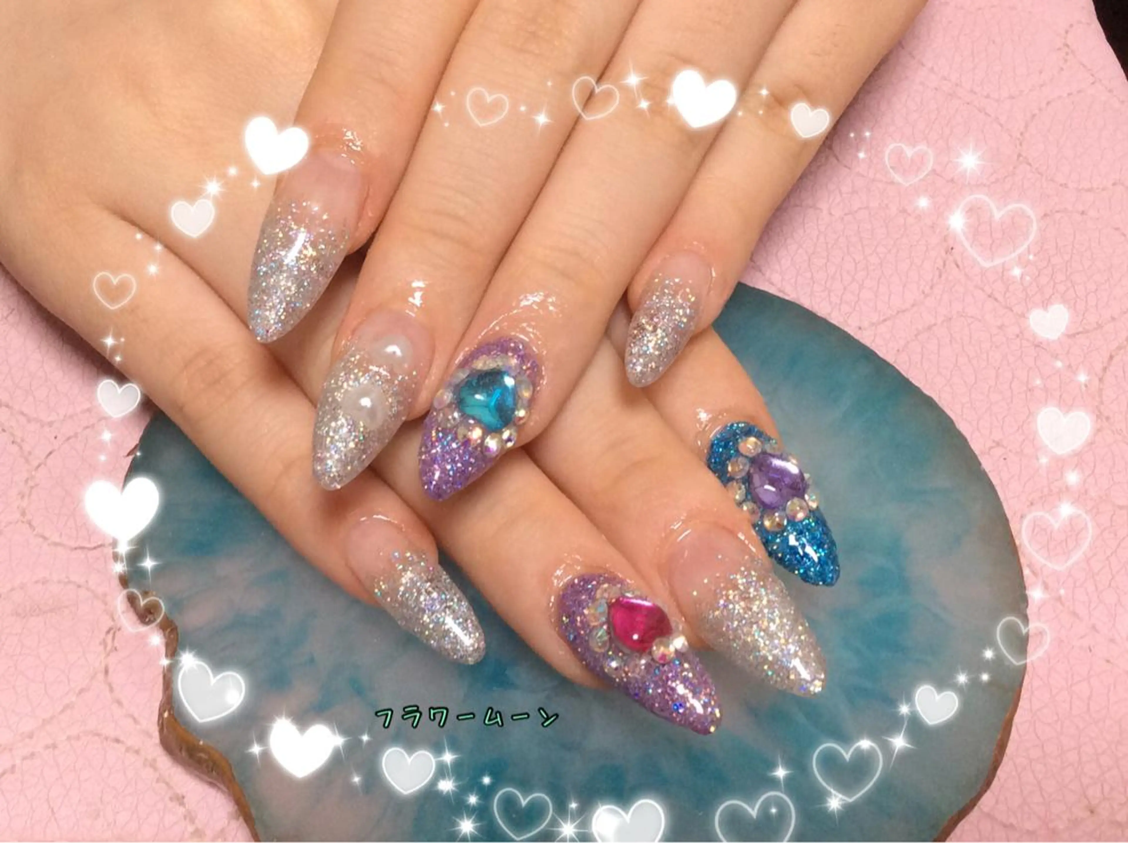 ネイル フラワー ムーンのネイルデザイン