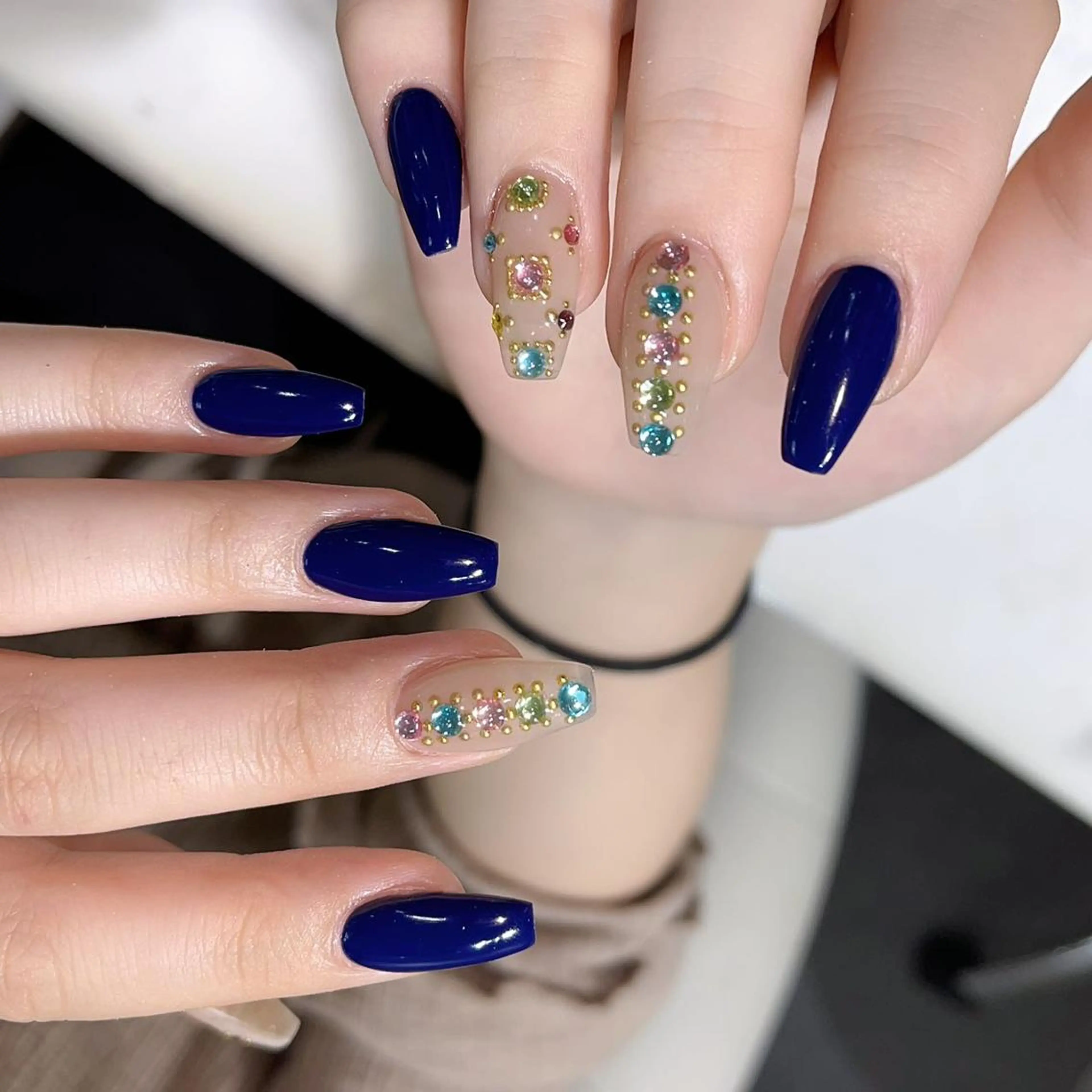 ネイル ハンドネイル Queens テイのネイルデザイン