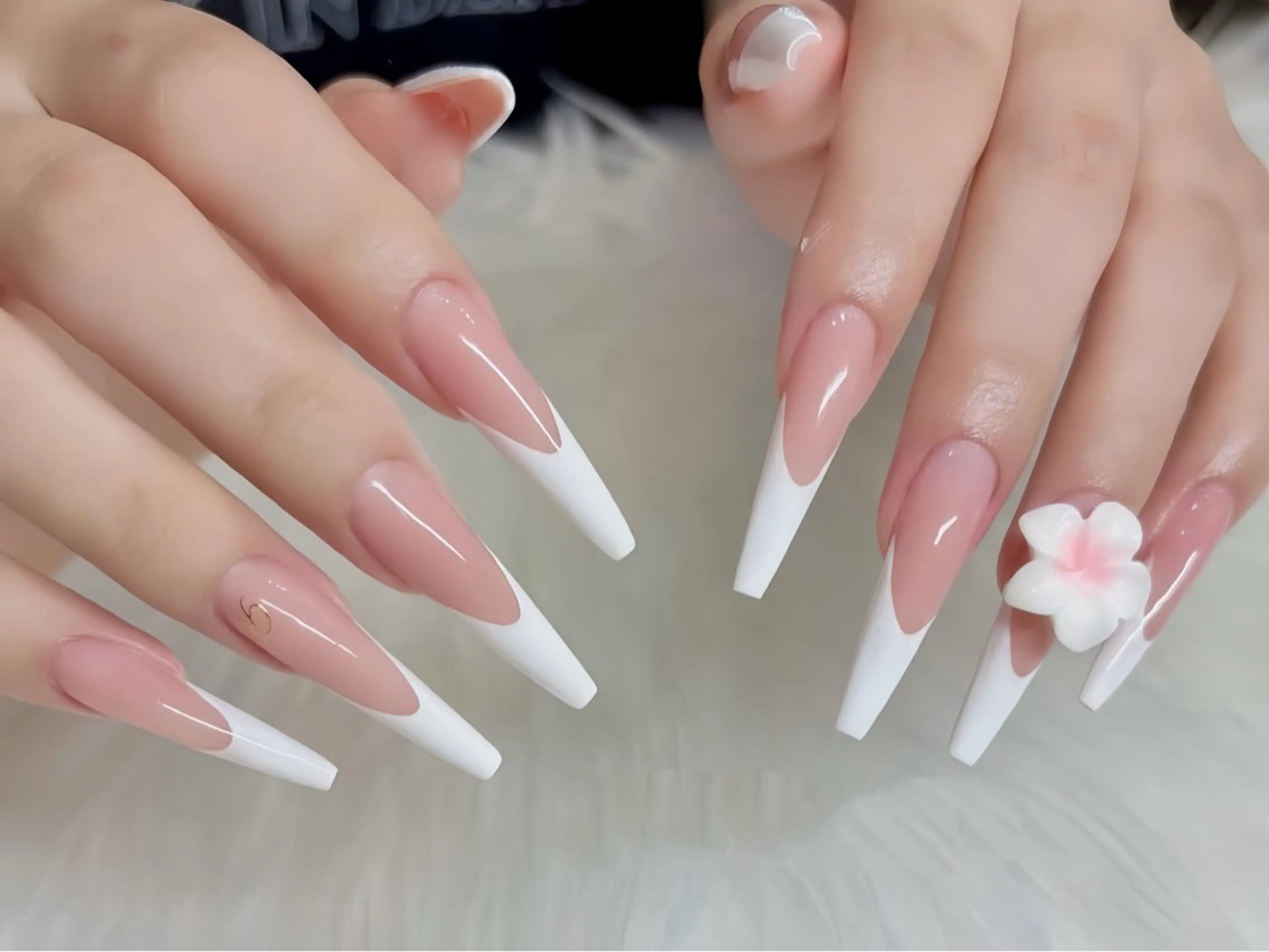 ネイル アートネイル フレンチネイル ジェルネイル 韓国ネイル ミラーネイル ハンドネイル Rin Nail 新大久保店のネイルデザイン