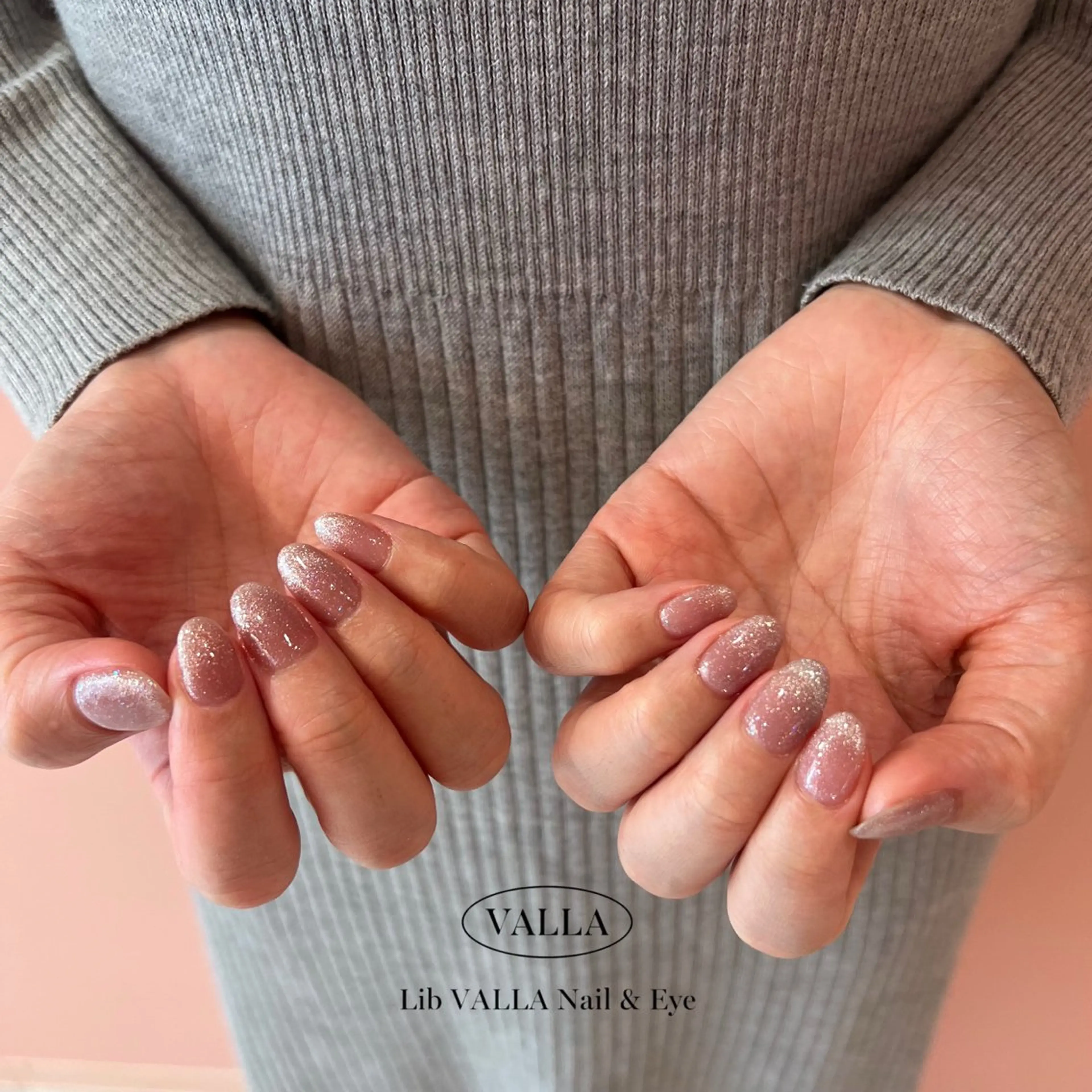 ネイル マグネットネイル LIB VALLA haruka🎀🫧のネイルデザイン