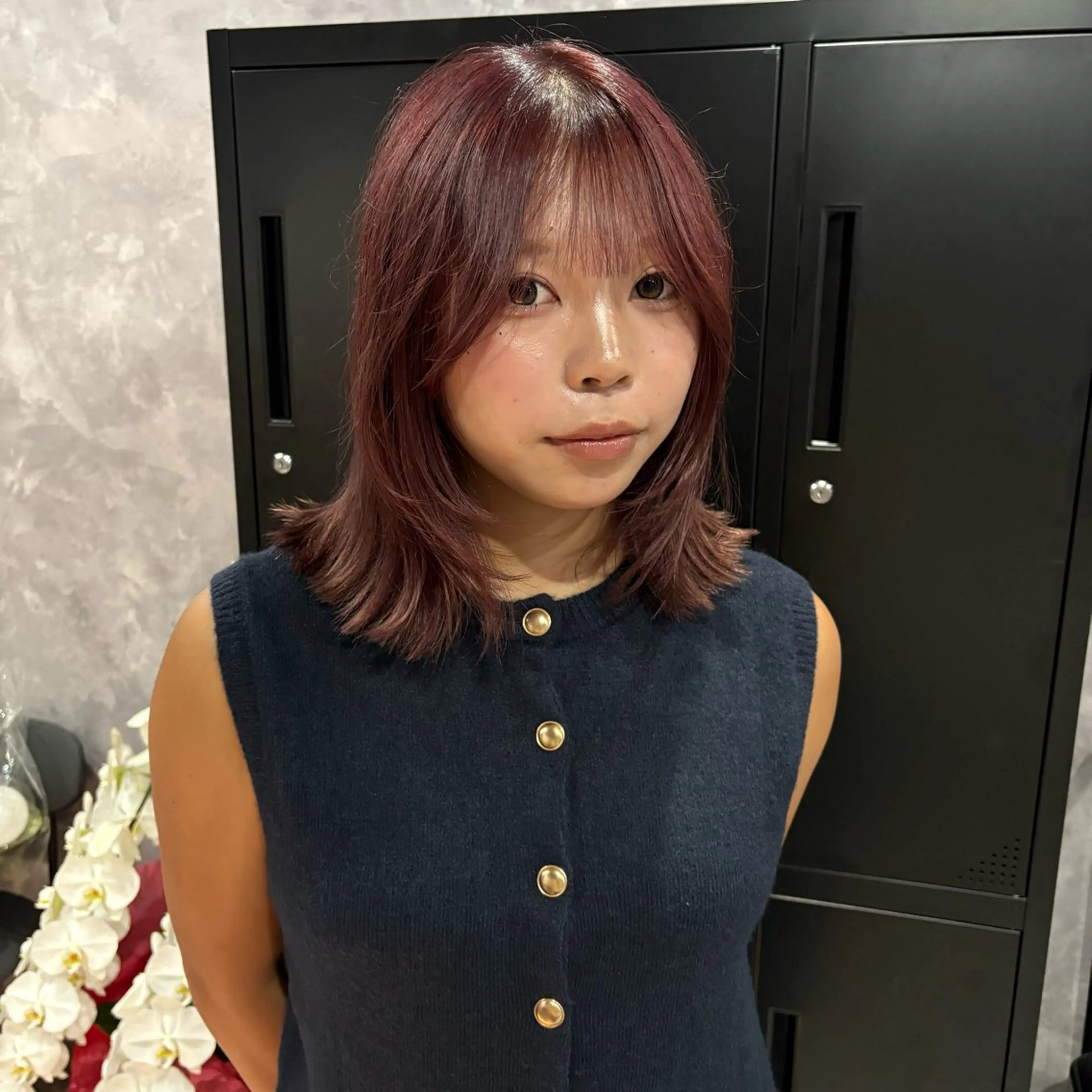 ミディアム カラー 顔まわりレイヤー レイヤーカット nameless miichiのヘアスタイル