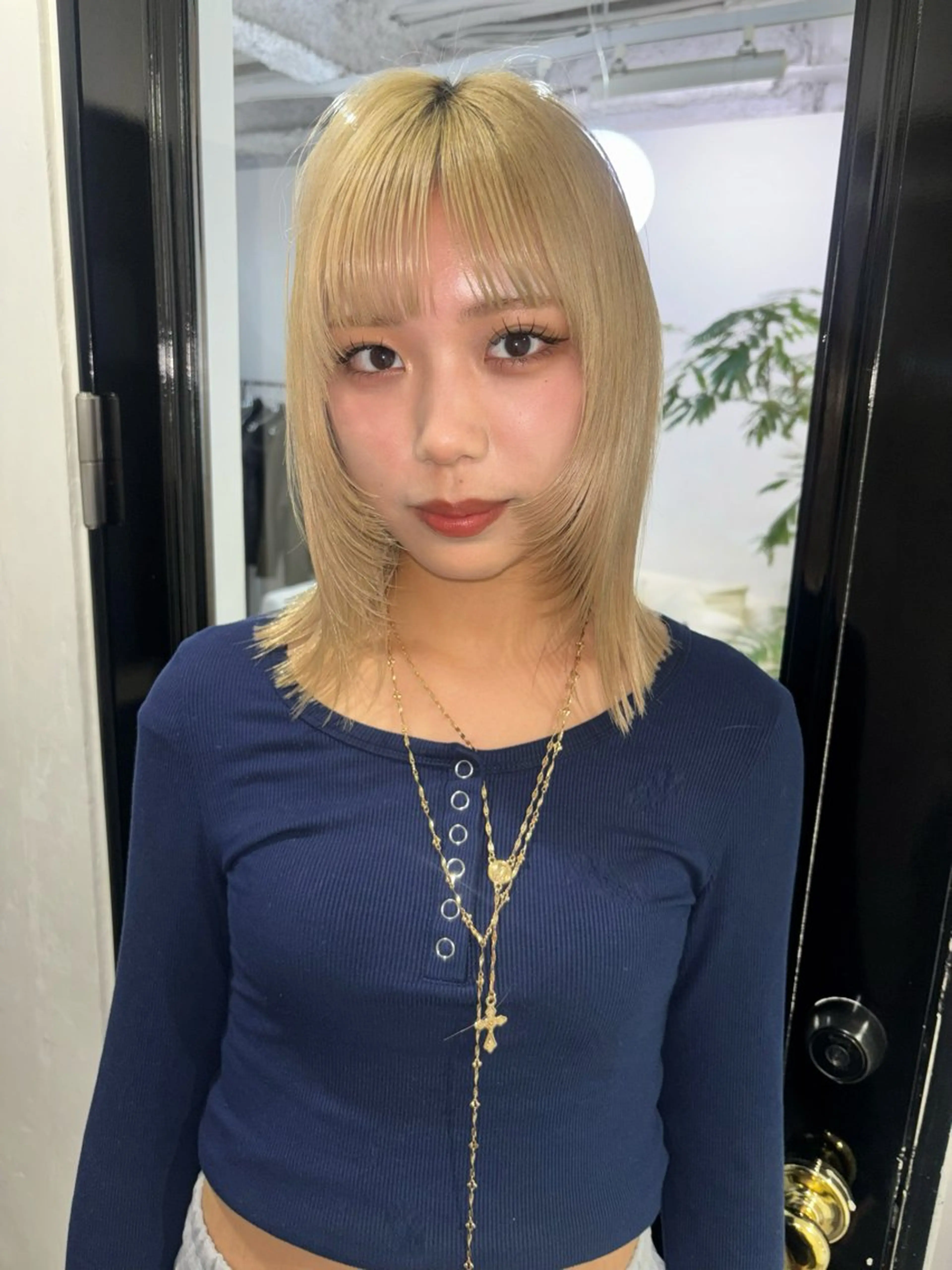 ミディアム Hana/ハイトーン /レイヤーカットのヘアスタイル