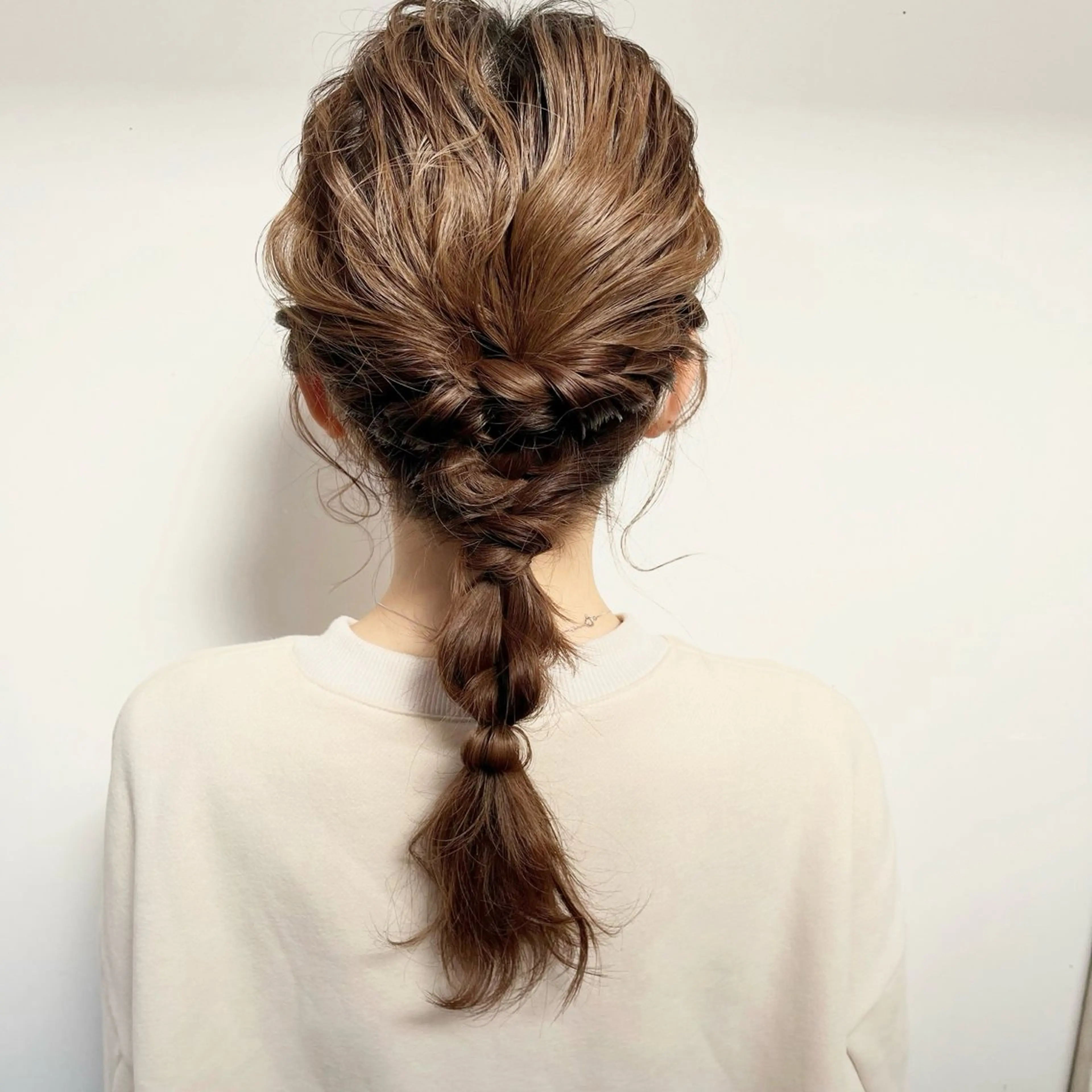 セミロング ヘアアレンジ 西尾 梢枝のマツエク・マツパデザイン