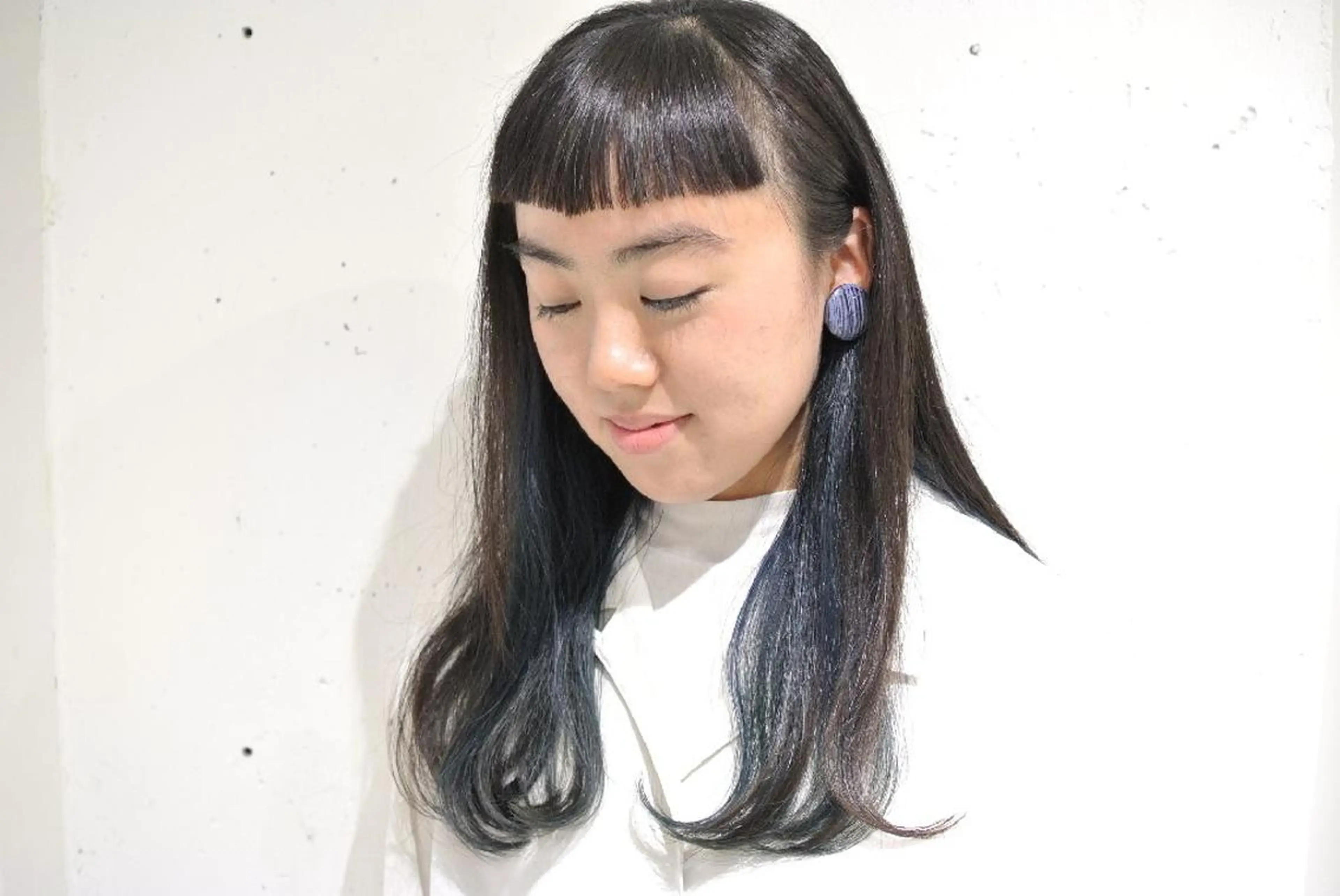 セミロング カラー ブルーカラー インナーカラー 樋口 千尋のヘアスタイル