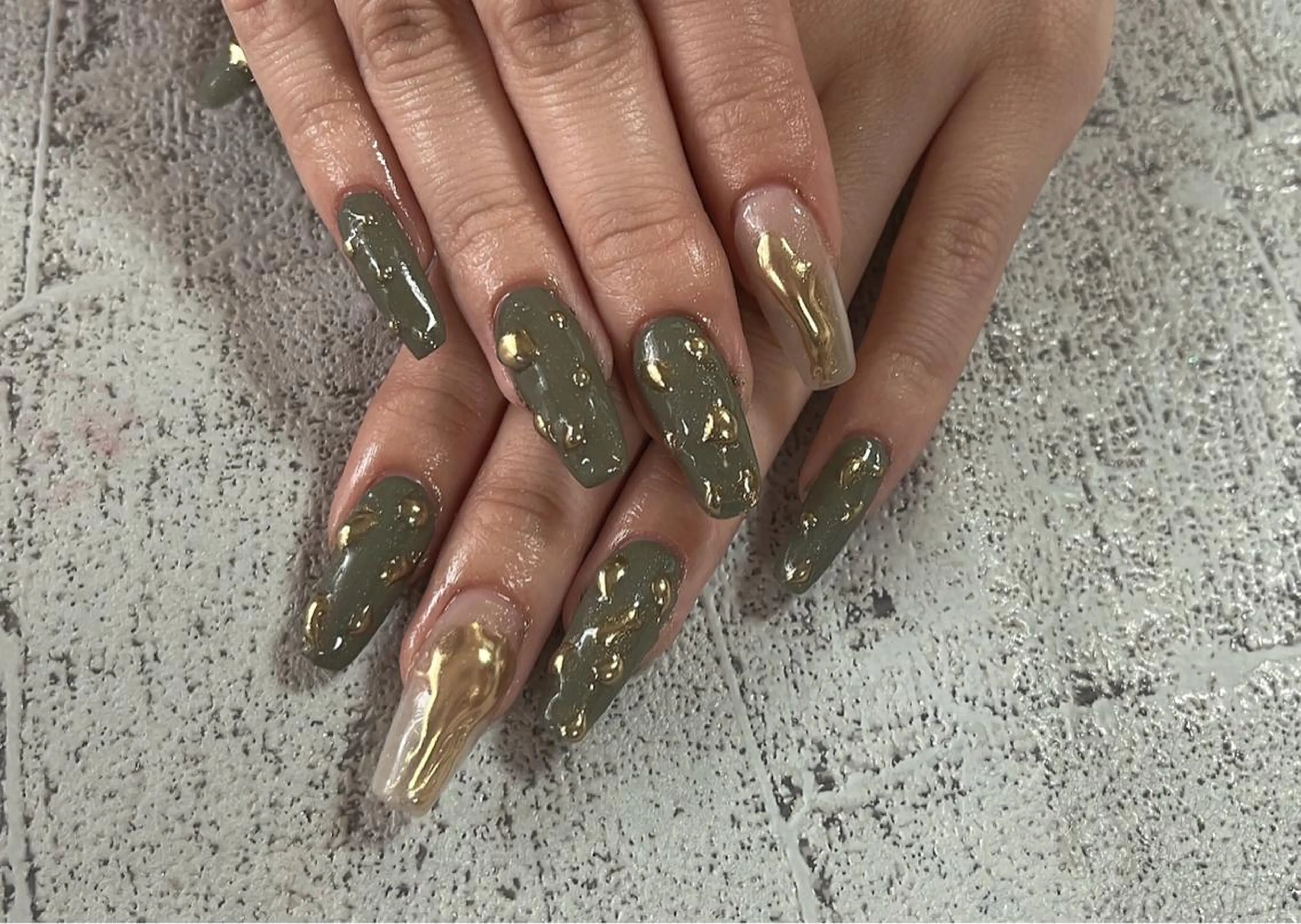 ネイル グリーン ミラーネイル ニュアンスネイル Mimi Nailのネイルデザイン