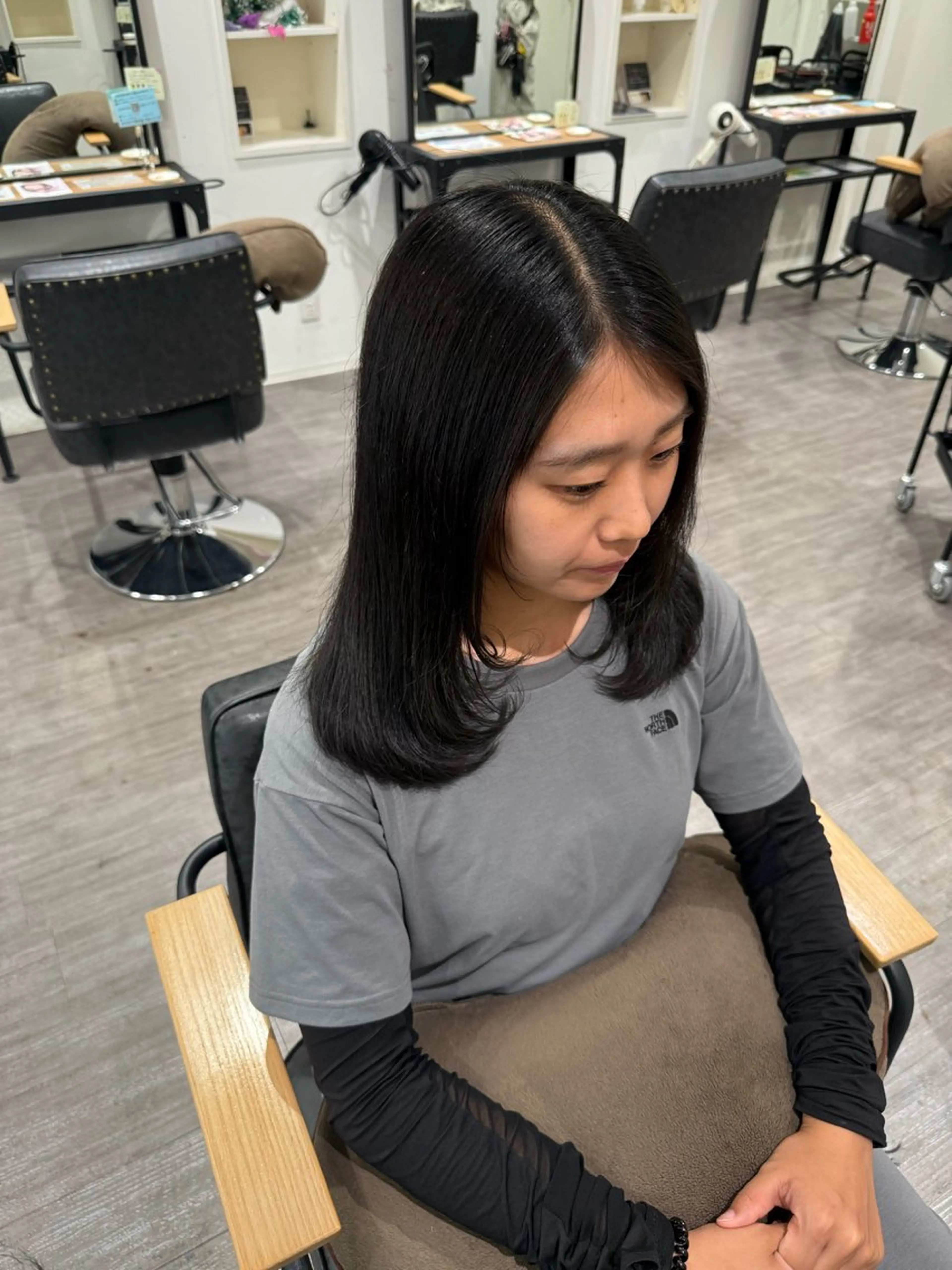 ミディアム カラー 顔まわりレイヤー レイヤーカット カット ヘアカラー トリートメント 艶髪レイヤー上田 紗也🇰🇷💗のヘアスタイル