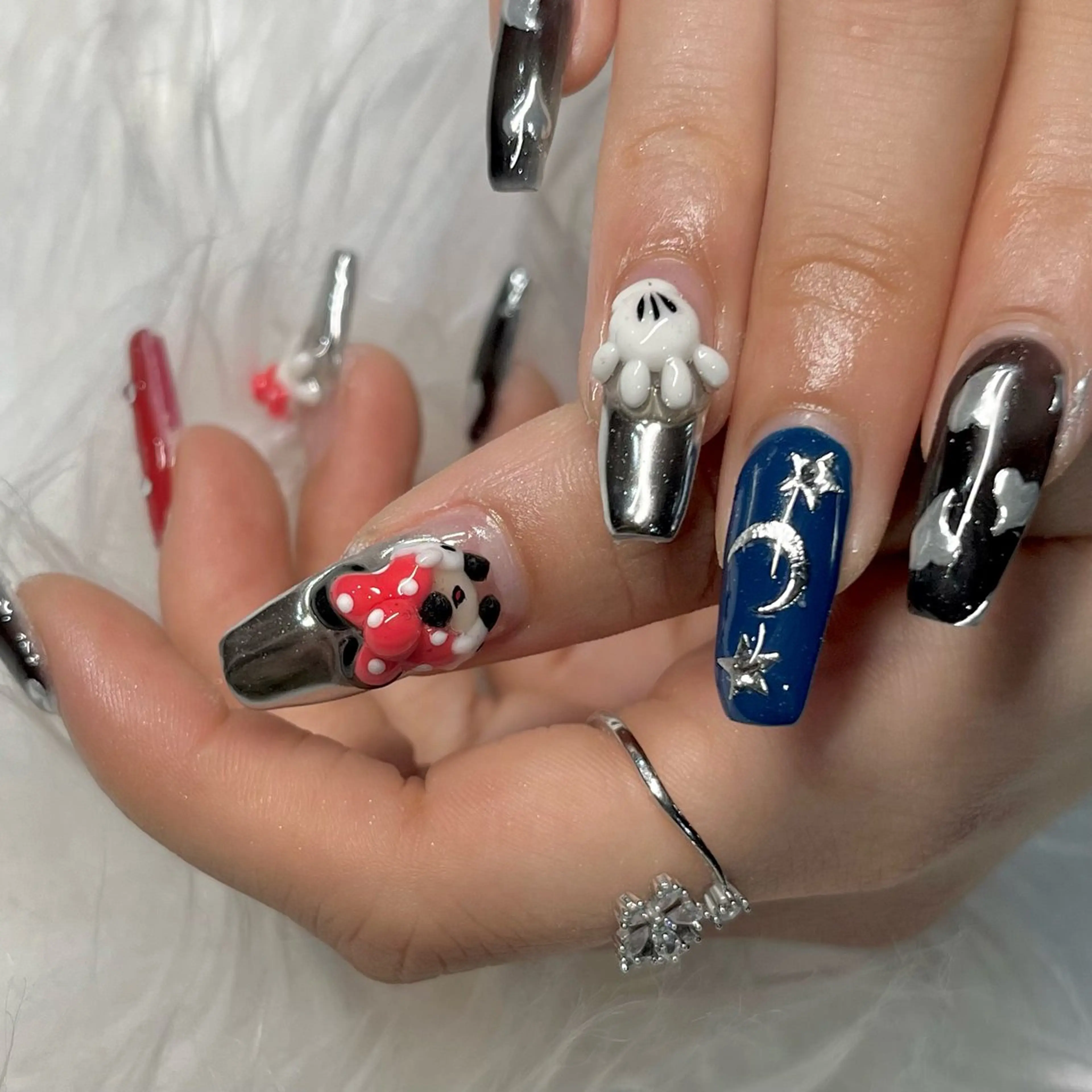 ネイル MARI 🌹のネイルデザイン