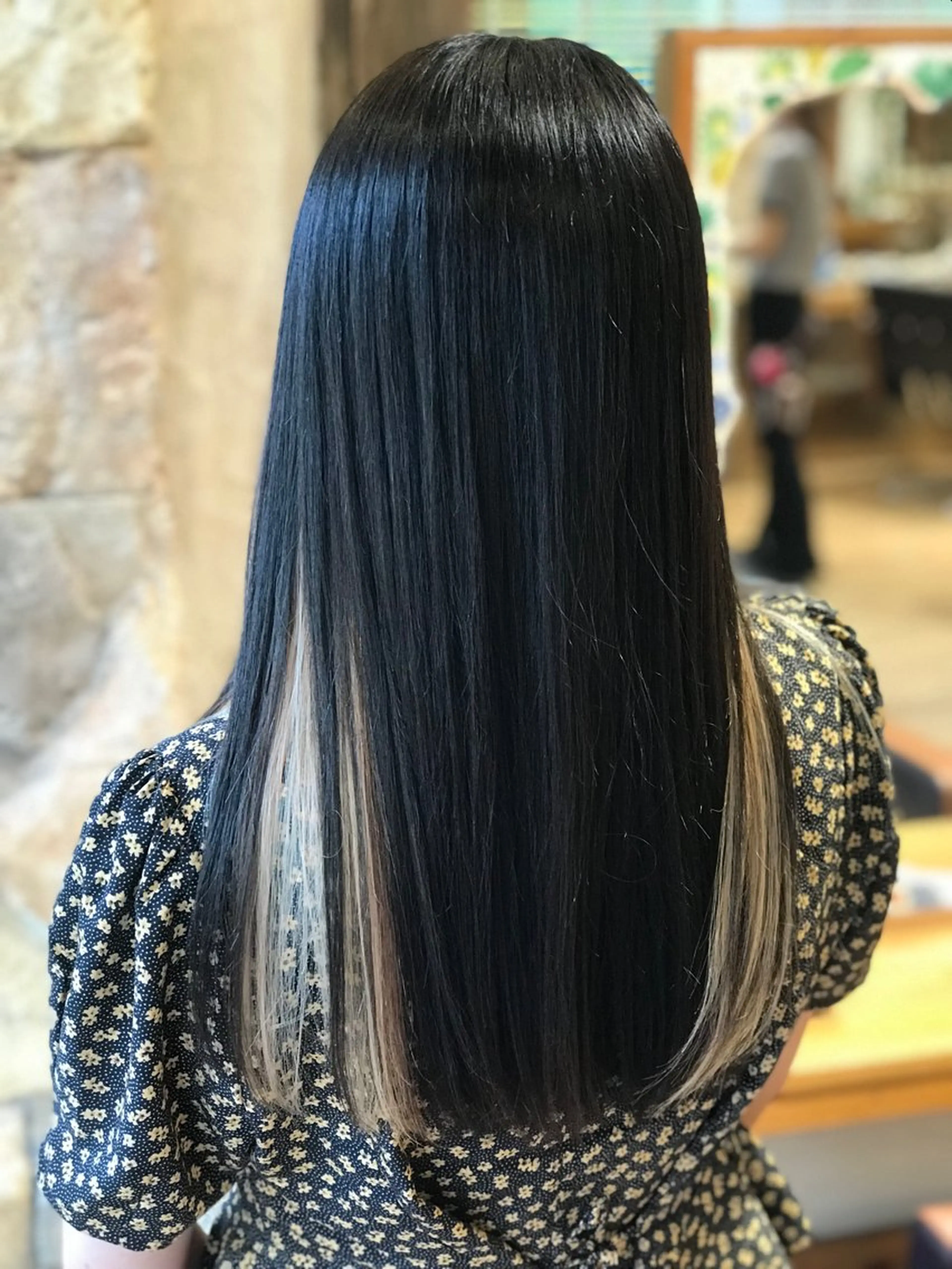 ロング カラー インナーカラー 荒川 賢人のヘアスタイル