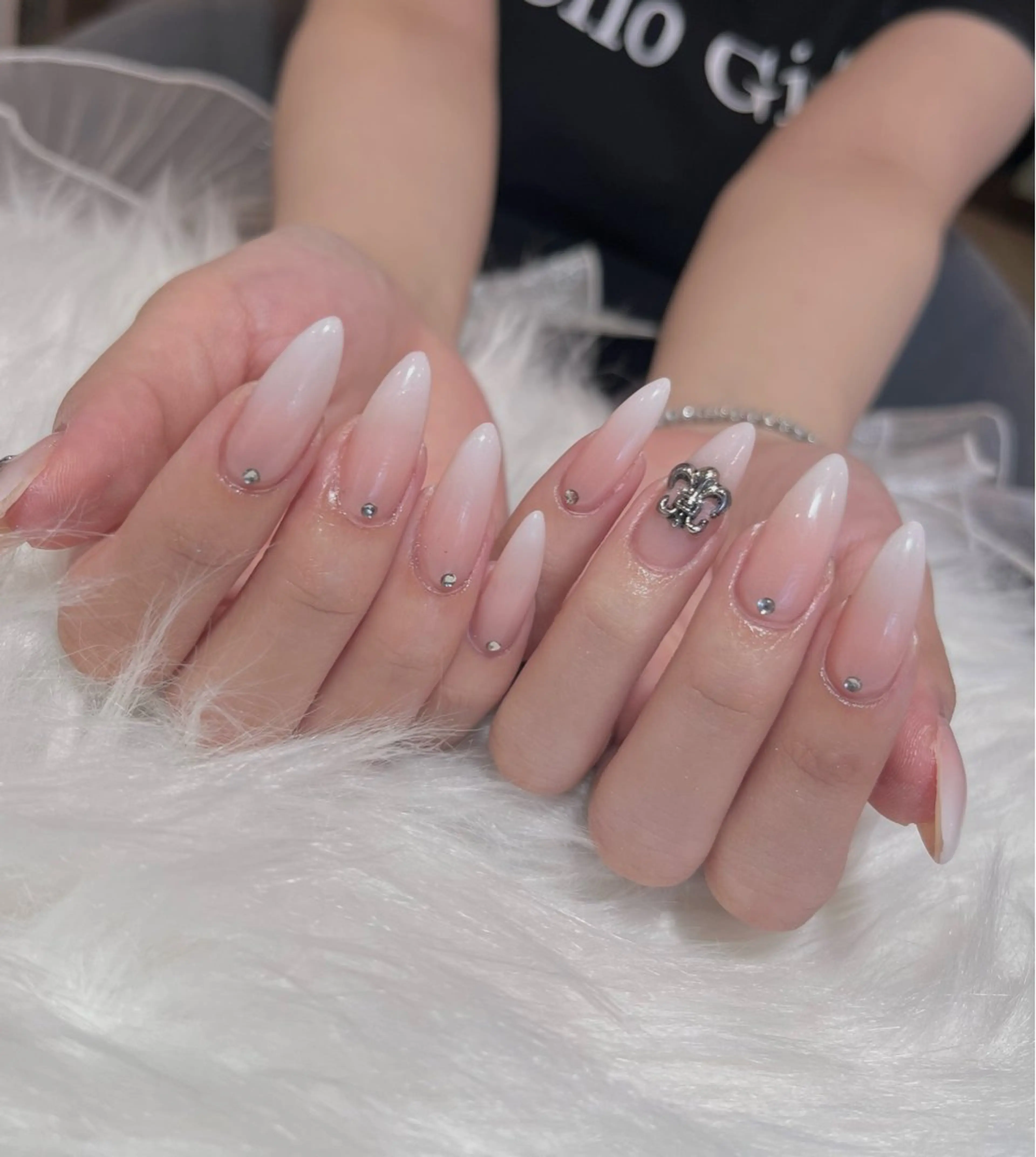 ネイル 韓国ネイル オフィスネイル 赤色 シンプルネイル NailSalon Amiのネイルデザイン