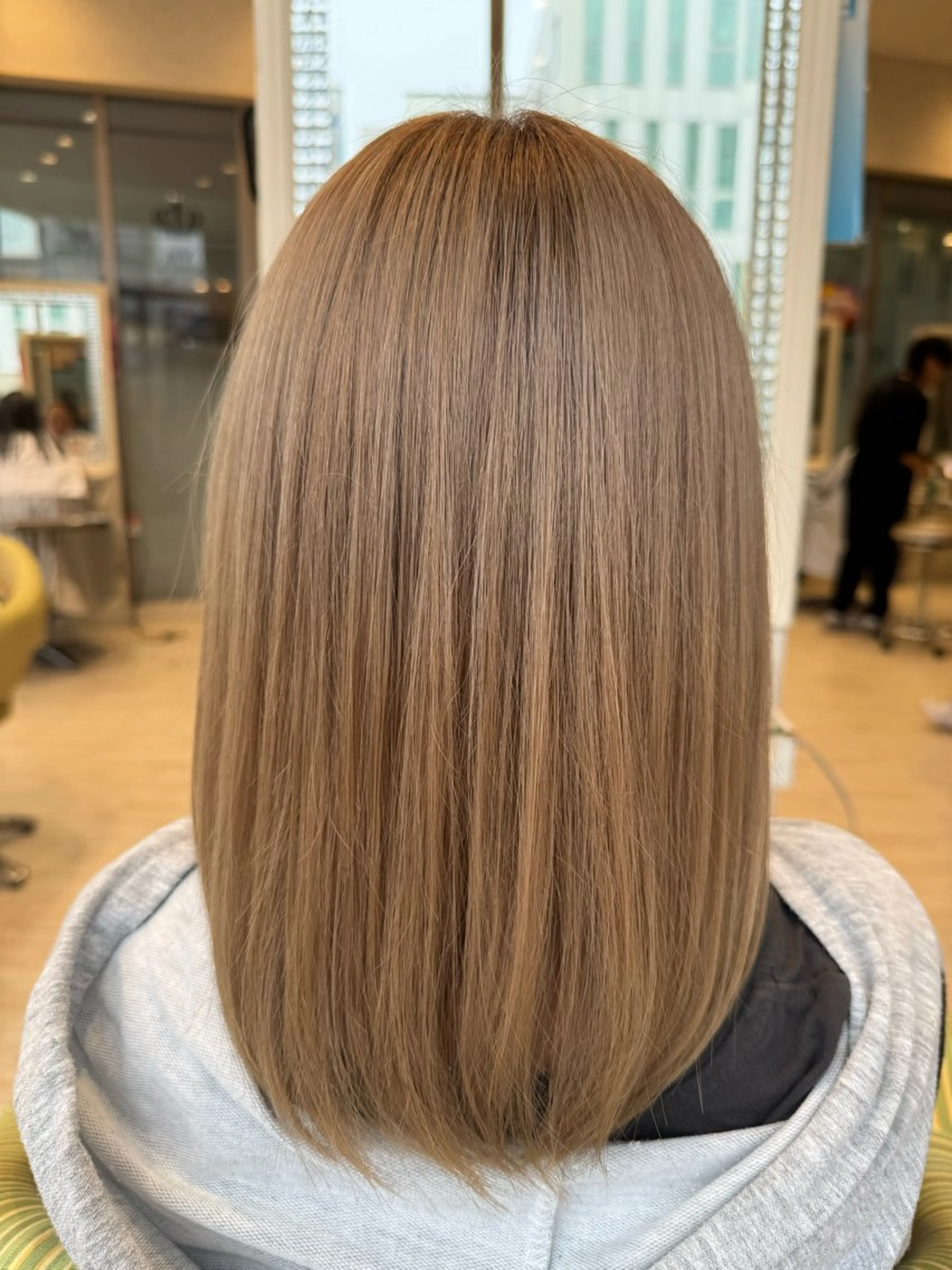 ミディアム ヘアカラー 松尾 怜奈のヘアスタイル