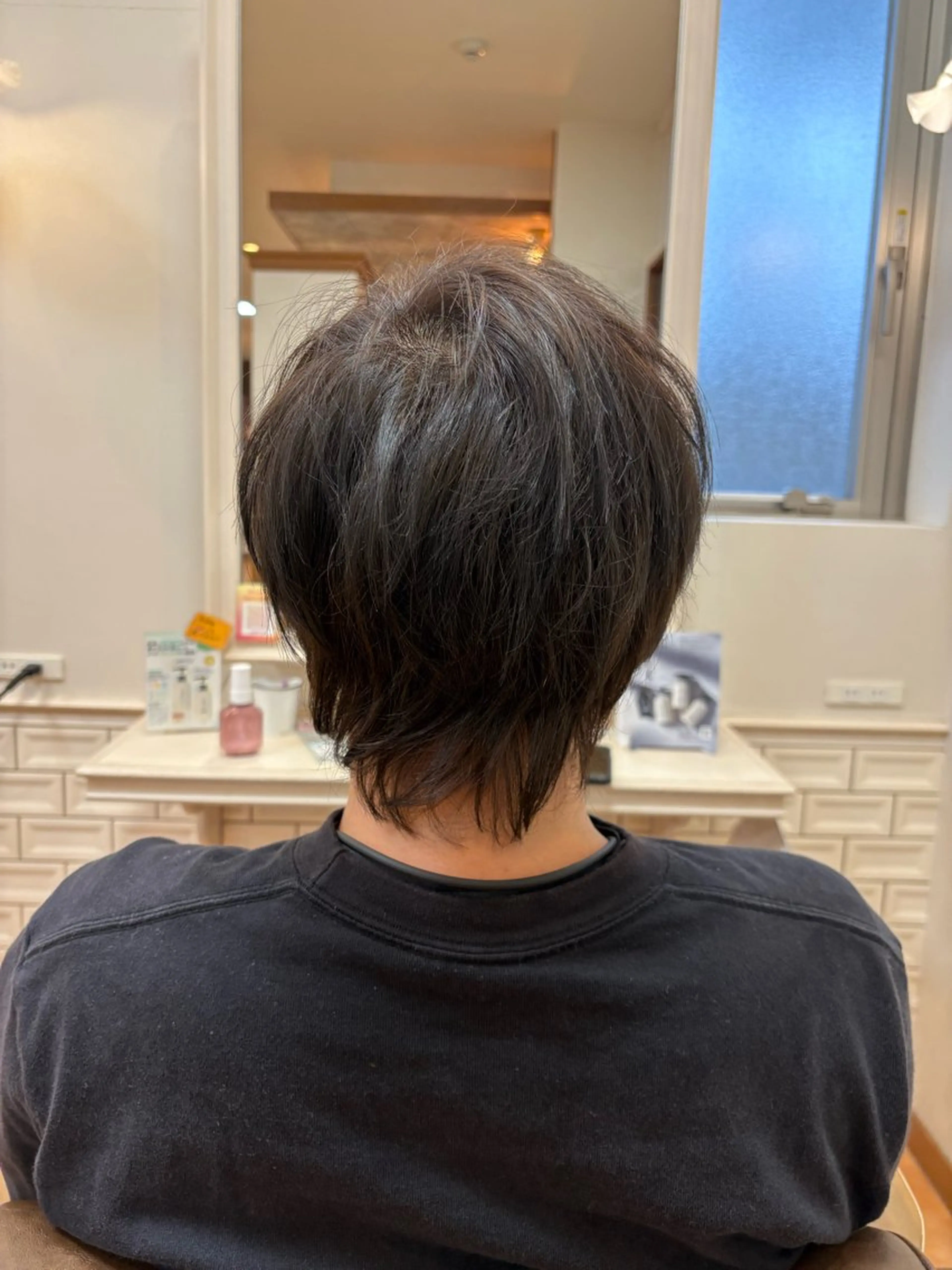 カラー アッシュ ベージュカラー ヘアカラー 荒牧 咲良のヘアスタイル