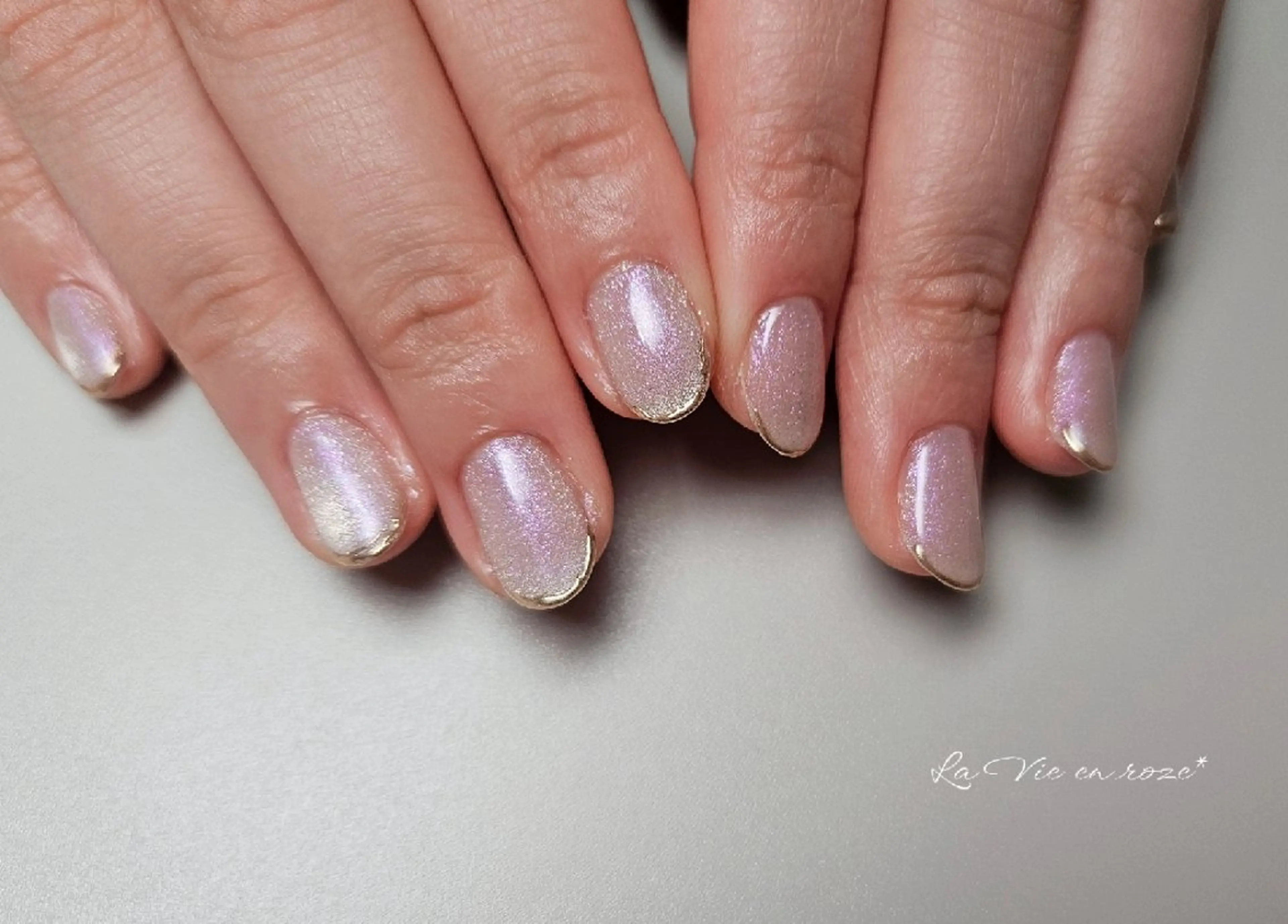 ネイル マグネットネイル ミラーネイル ラヴィアン ローズのネイルデザイン