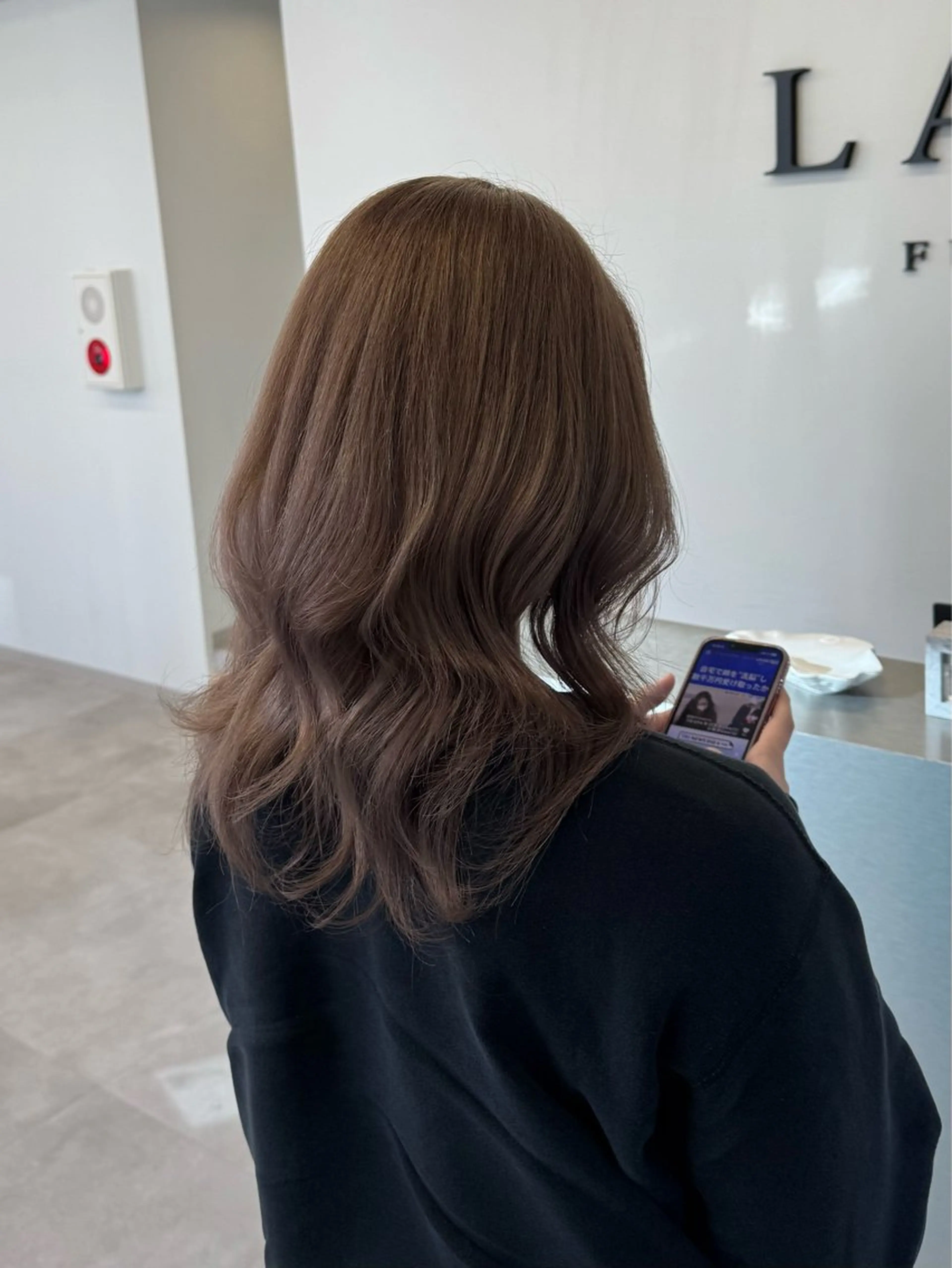 セミロング カラー ベージュカラー ブリーチ ミルクティーベージュ カット ヘアカラー ハイトーン/エクステ /韓国ヘアKENTAのヘアスタイル