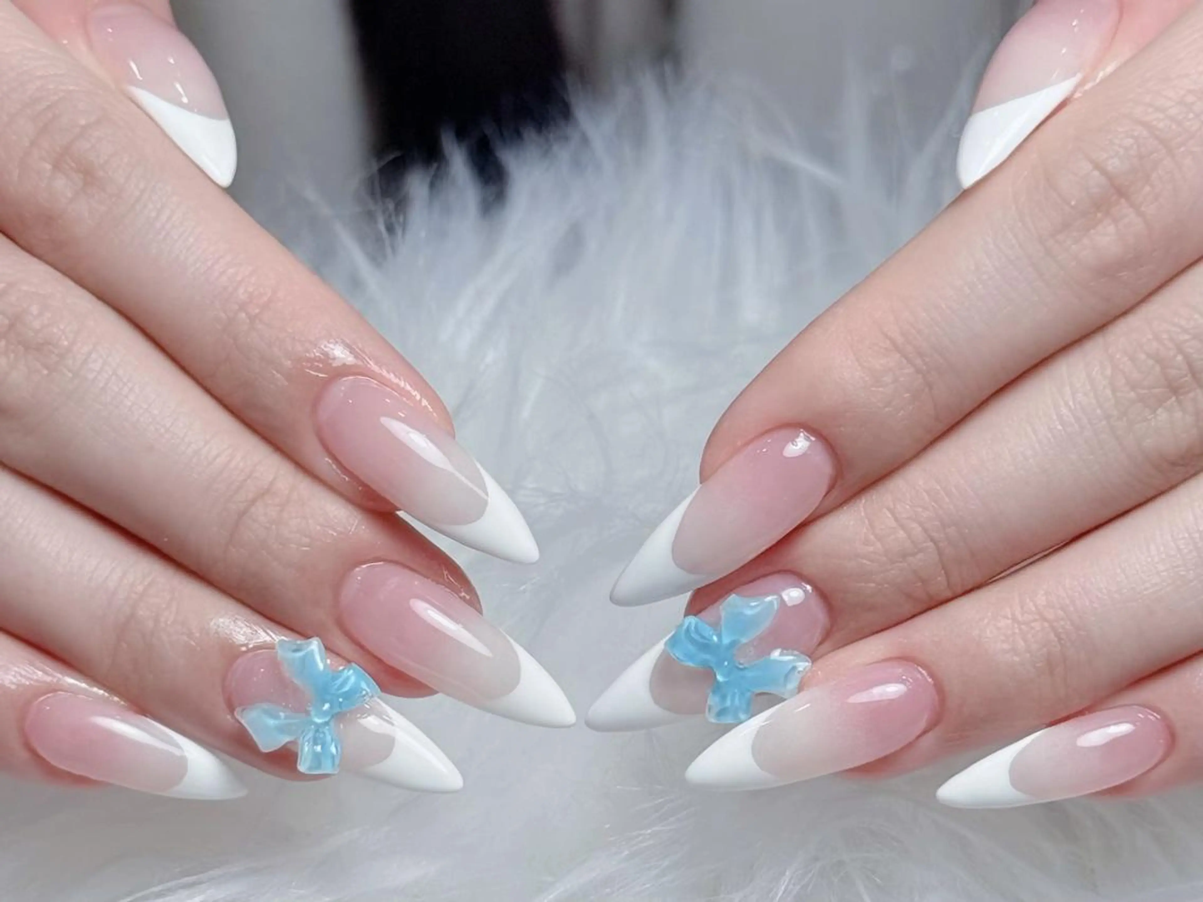 ネイル オーロラネイル 長さ出し フットネイル フレンチネイル ジェルネイル Yuu🎀 Belle Nailのネイルデザイン